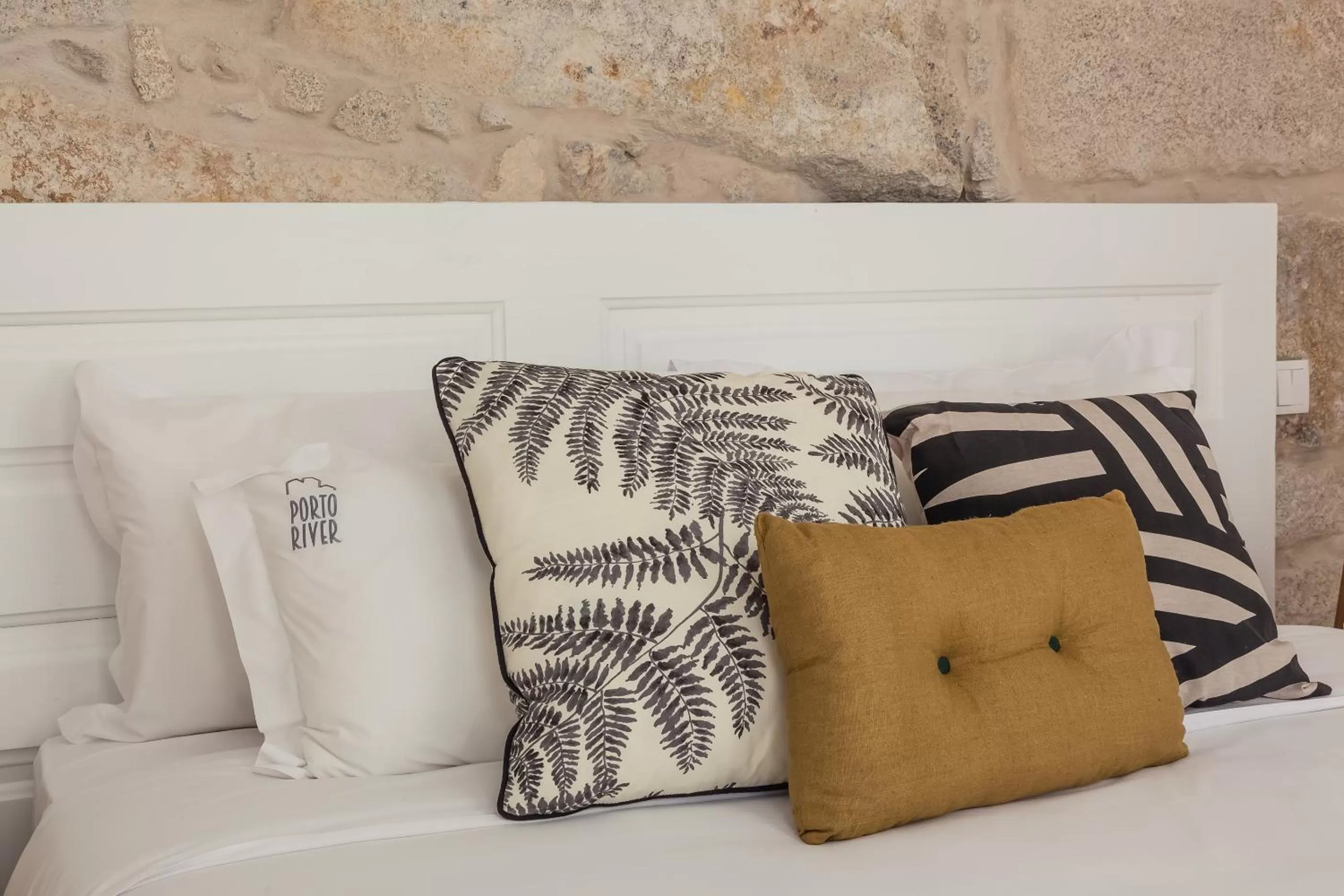 Decorative detail in Porto River