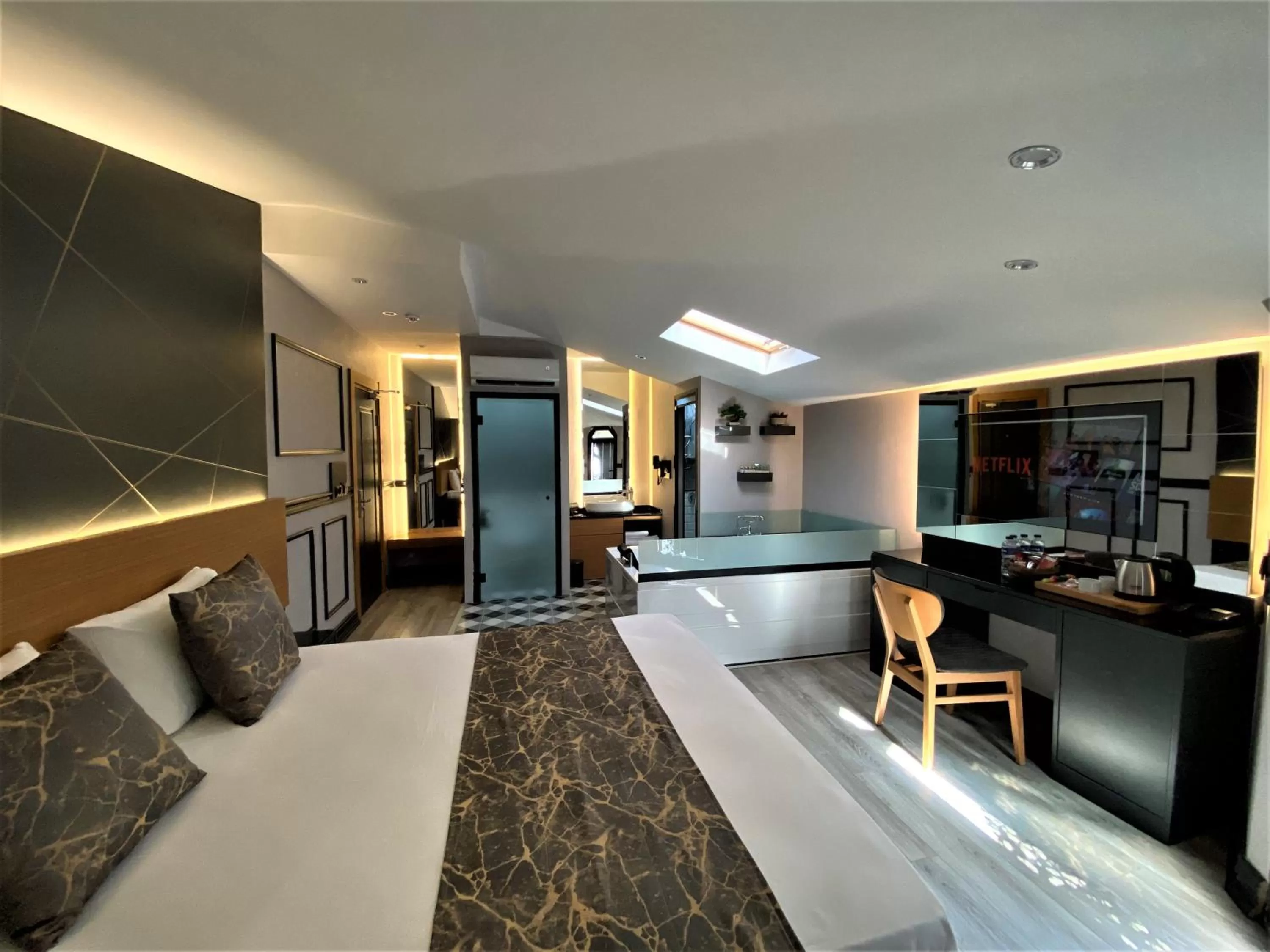 Spa and wellness centre/facilities, Bed in Confores Hotel