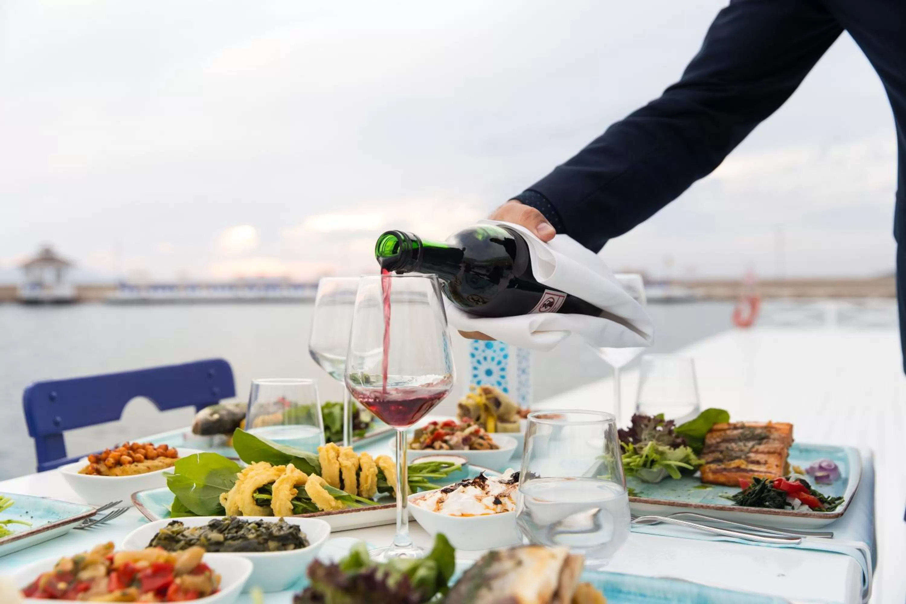 Food and drinks in La Blanche Resort & Spa