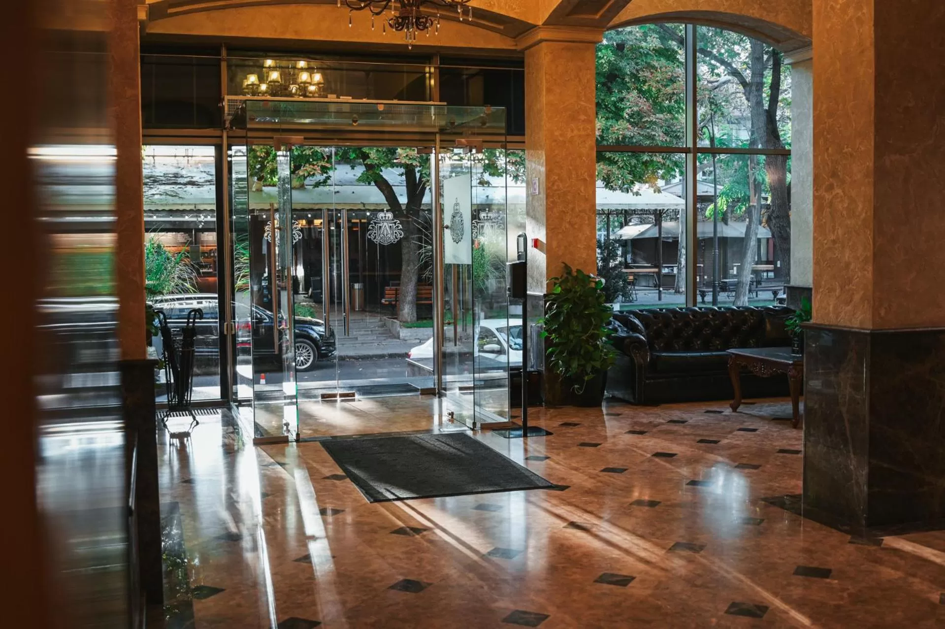 Facade/entrance in Alexandrovskiy Hotel