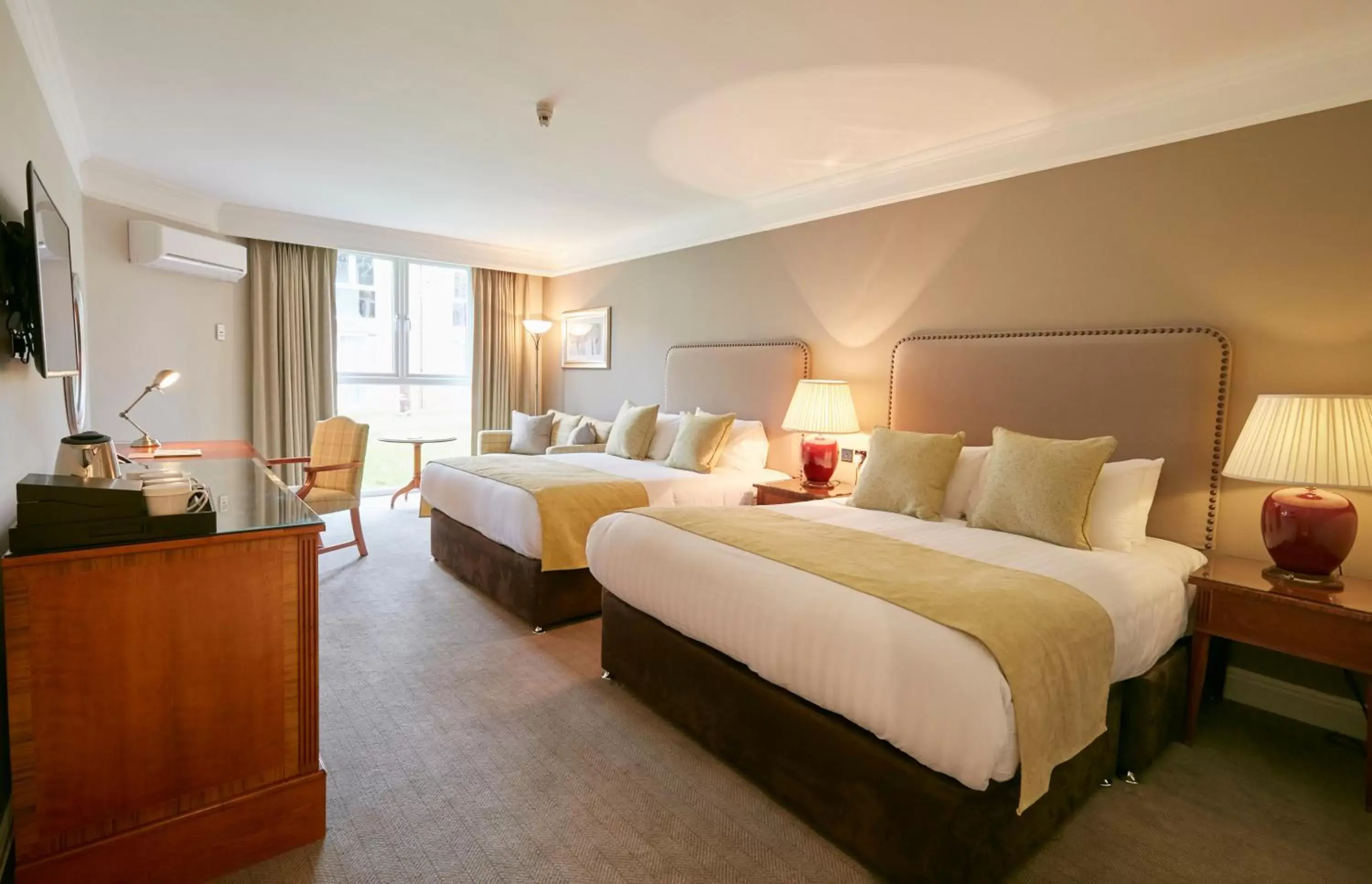 Deluxe Family Room in Coldra Court Hotel by Celtic Manor Deluxe Family Room in Coldra Court Hotel by Celtic Manor