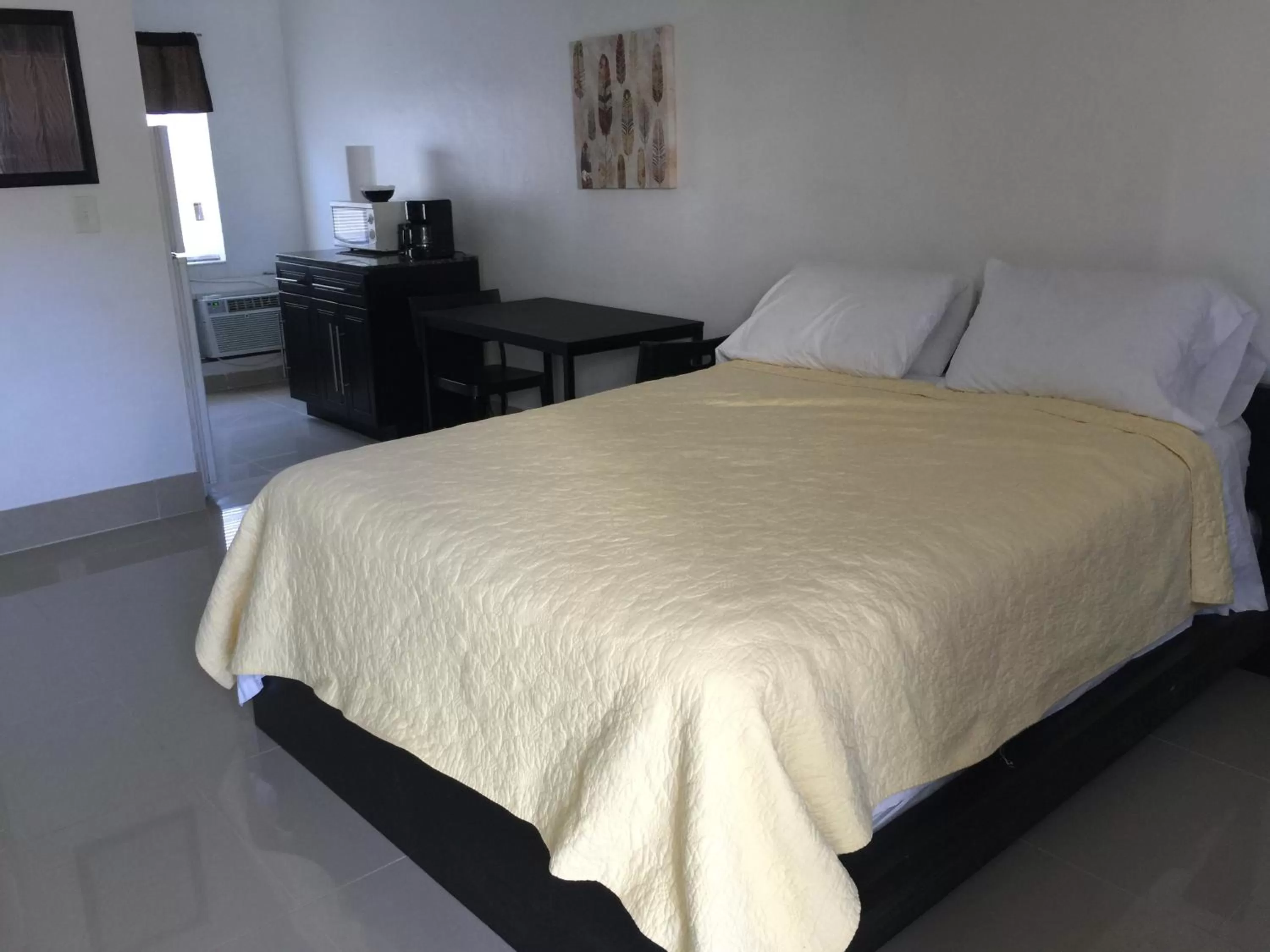 Bed, Room Photo in Pelican By The Sea