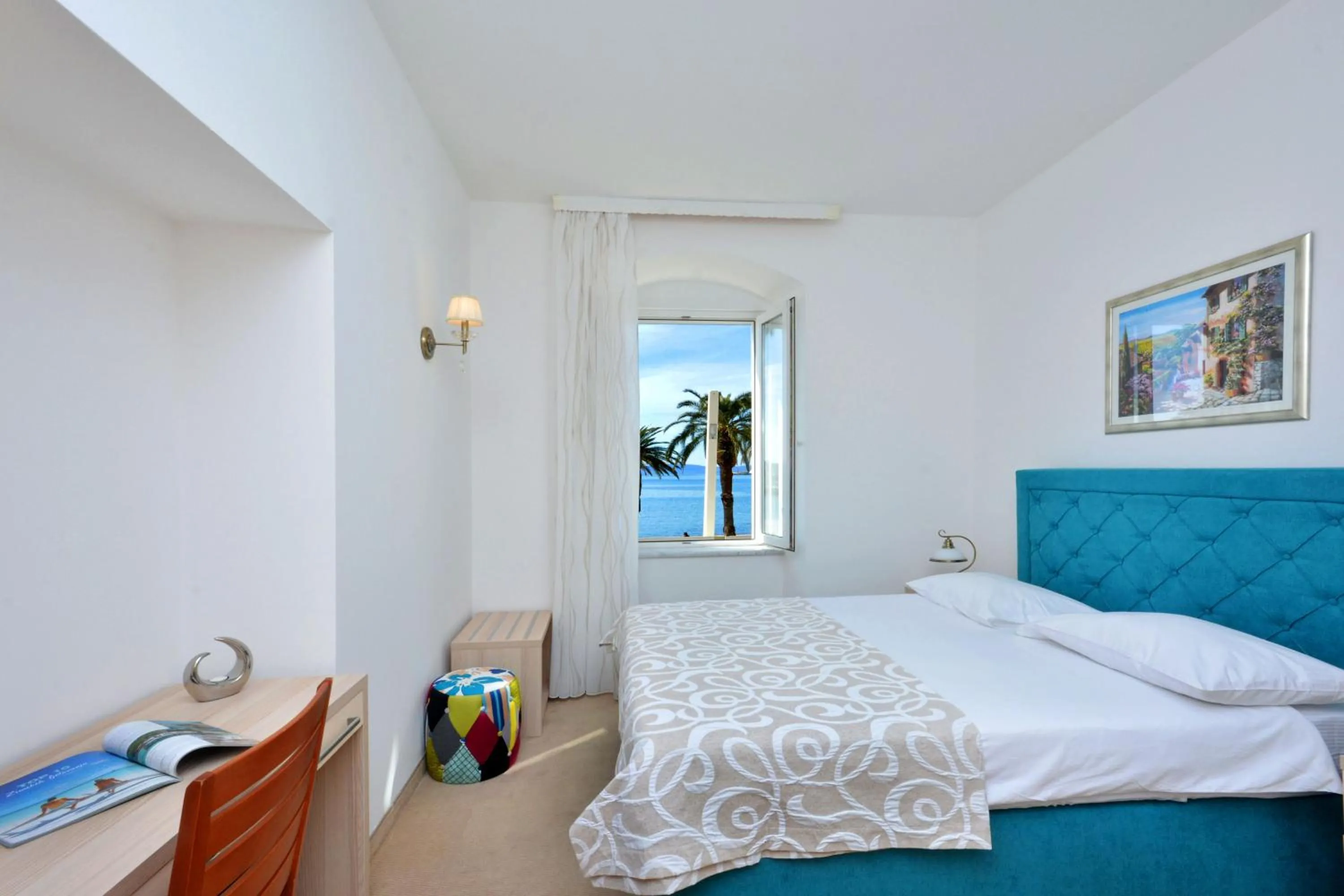 Sea view, Bed in Hotel Adriana