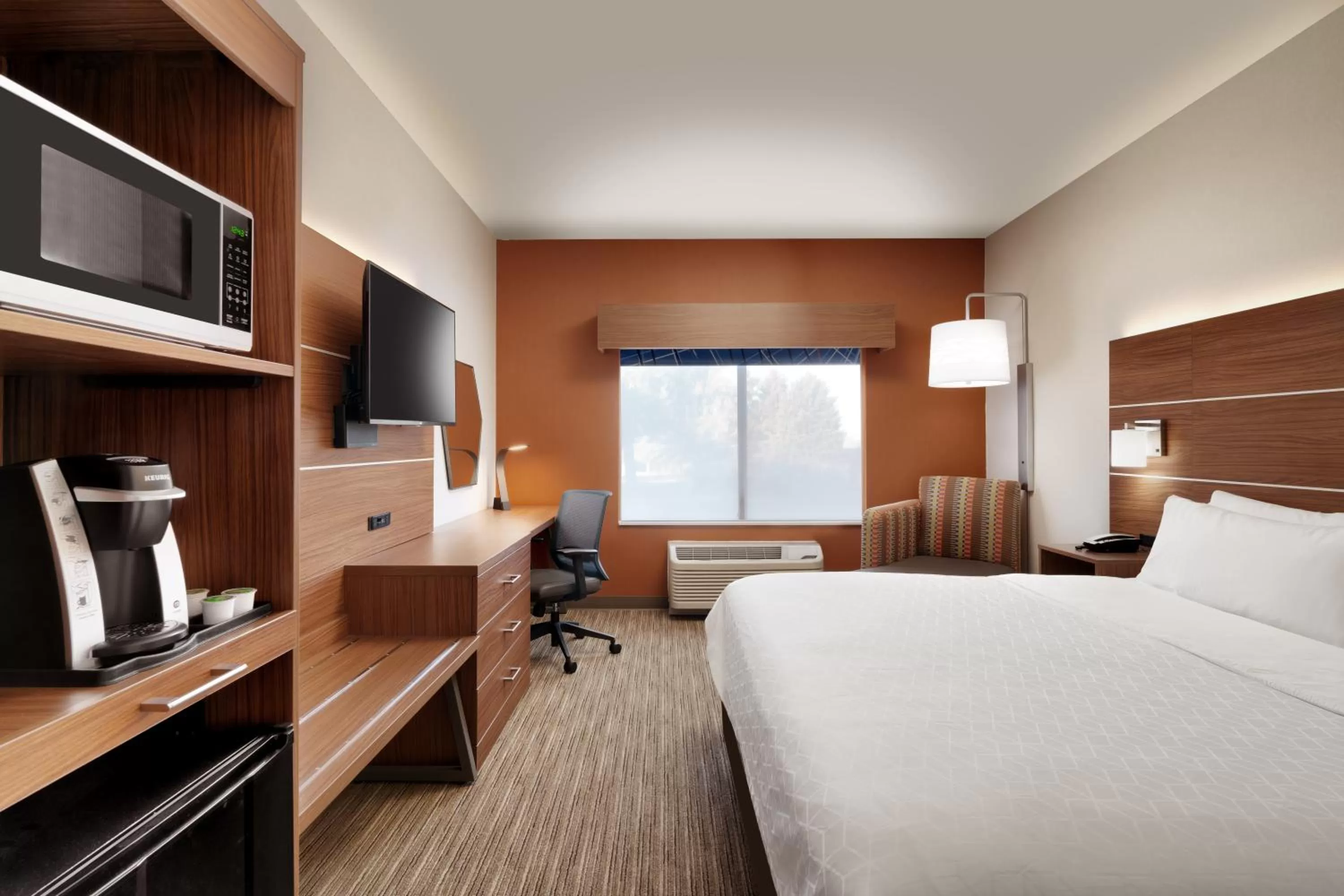 Bed in Holiday Inn Express Billings East by IHG