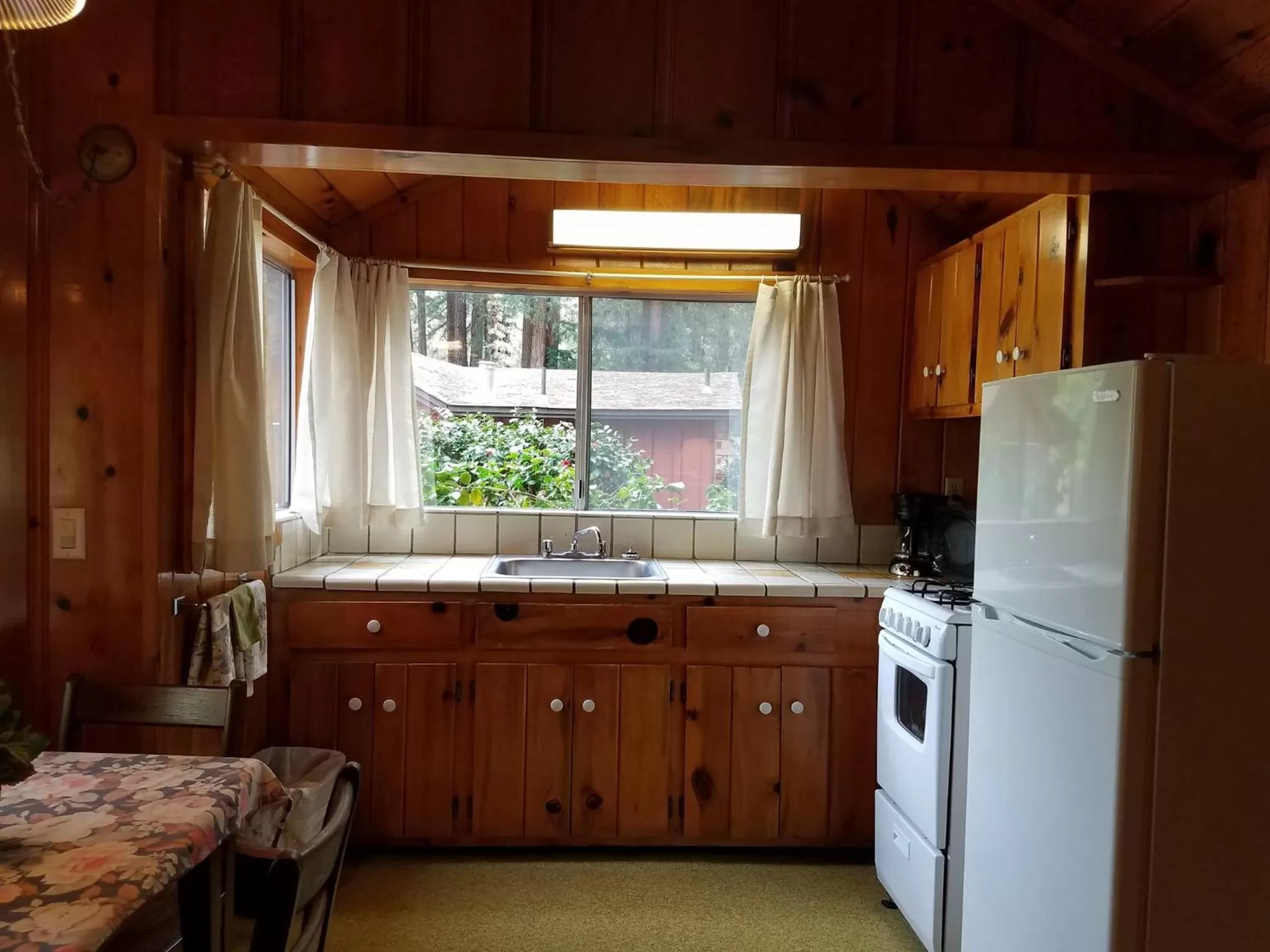 Kitchen or kitchenette, Kitchen/Kitchenette in Fern River Resort