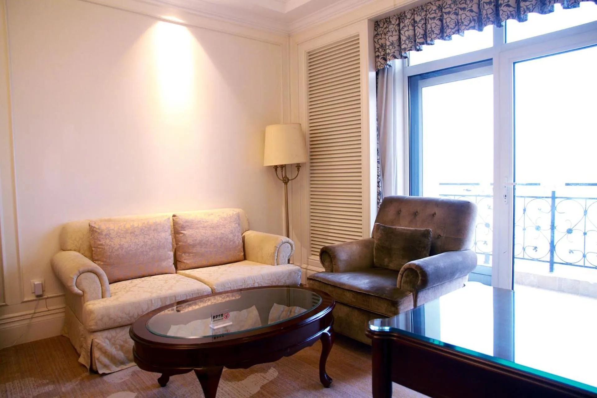 Photo of the whole room in Crowne Plaza Ocean Spring Resort by IHG