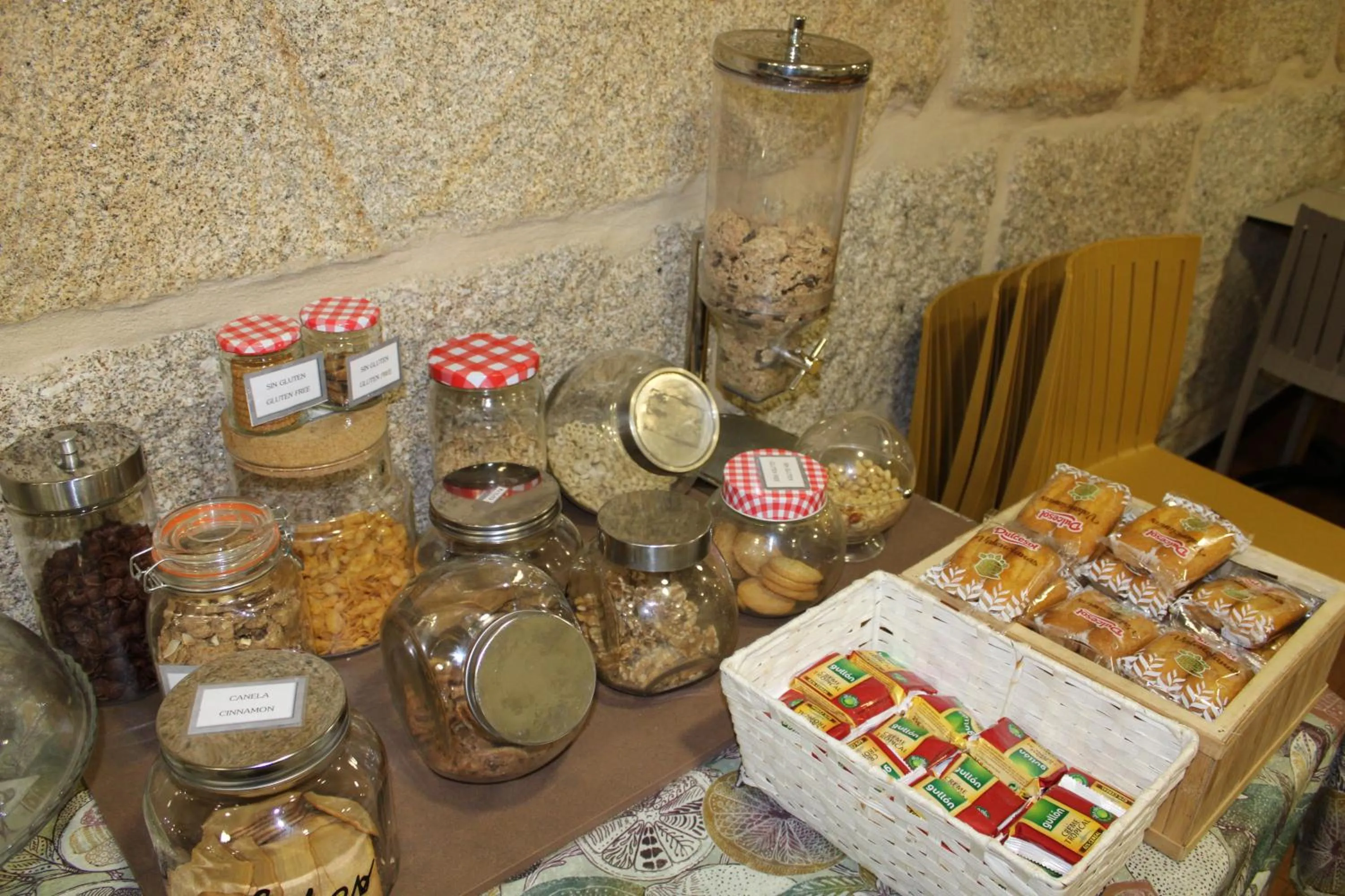 Buffet breakfast in Hotel Junquera