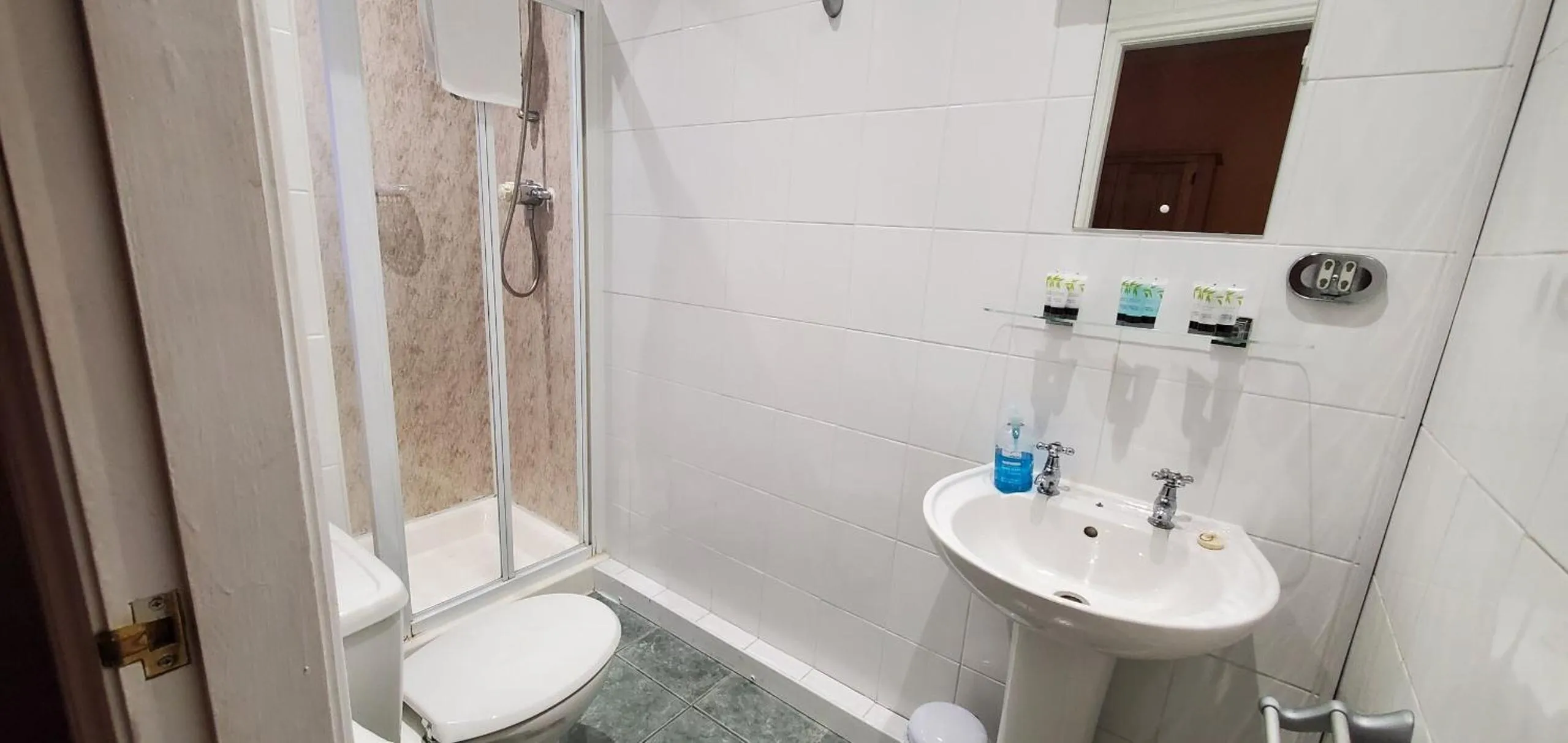 Bathroom in Diamonds Guest House