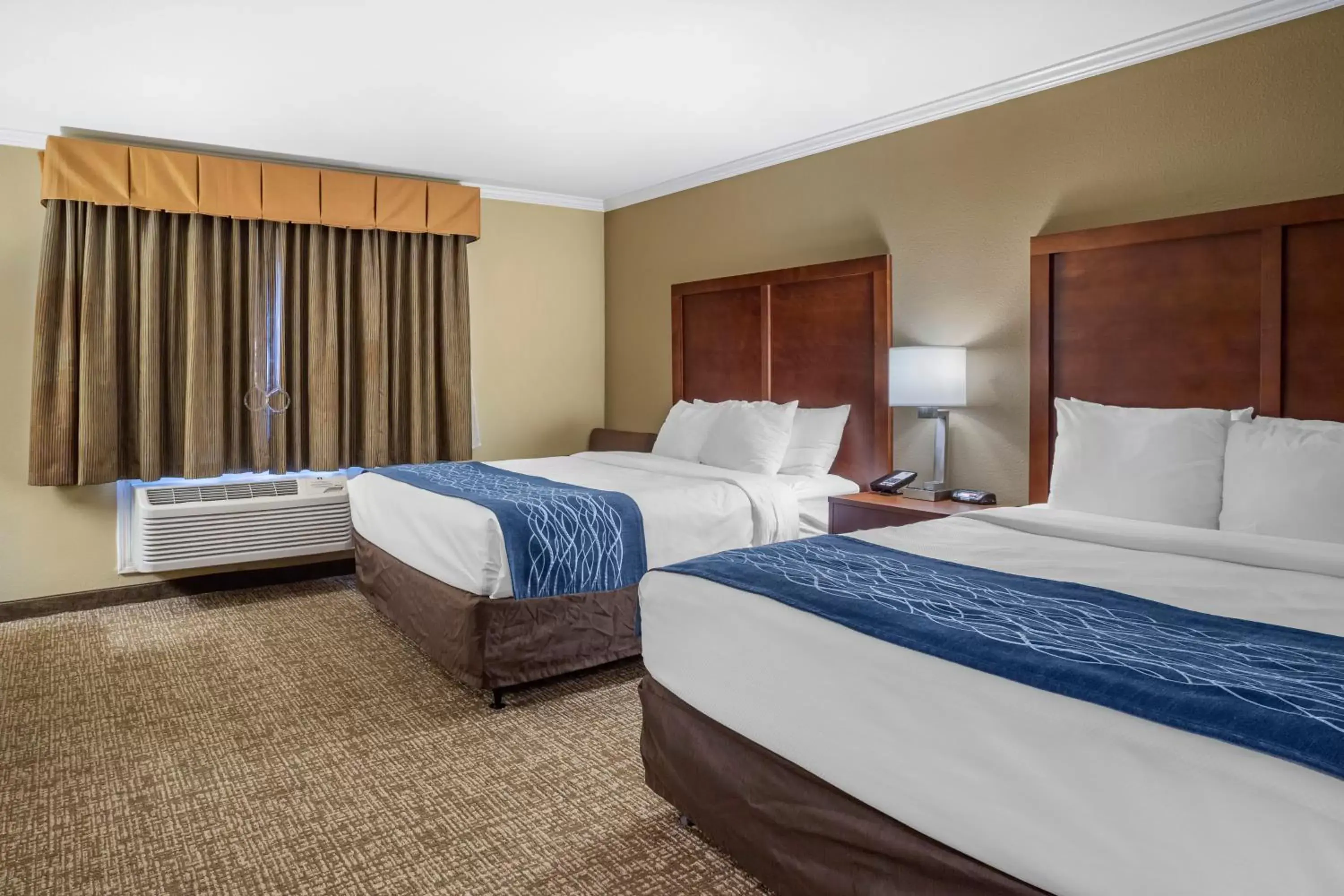 Deluxe Room, 2 Queen Beds, Accessible Tub Non Smoking in Comfort Inn Sunnyvale – Silicon Valley Deluxe Room, 2 Queen Beds, Accessible Tub Non Smoking in Comfort Inn Sunnyvale – Silicon Valley