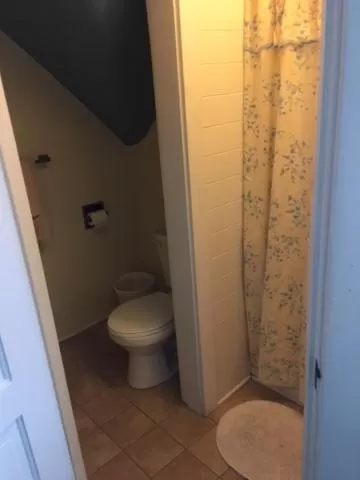 Bathroom in Victorian Charm Inn