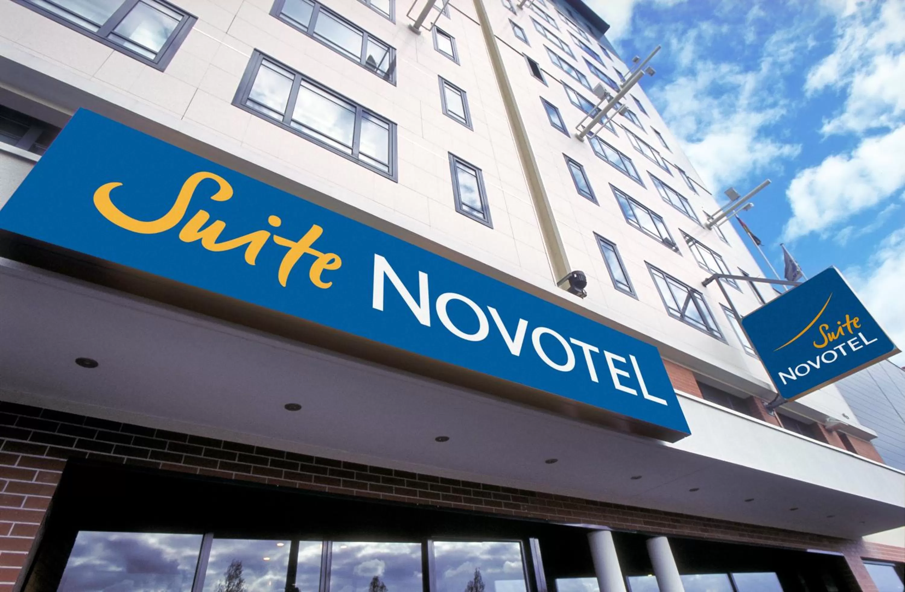 Facade/entrance in Novotel Suites Paris Montreuil Vincennes