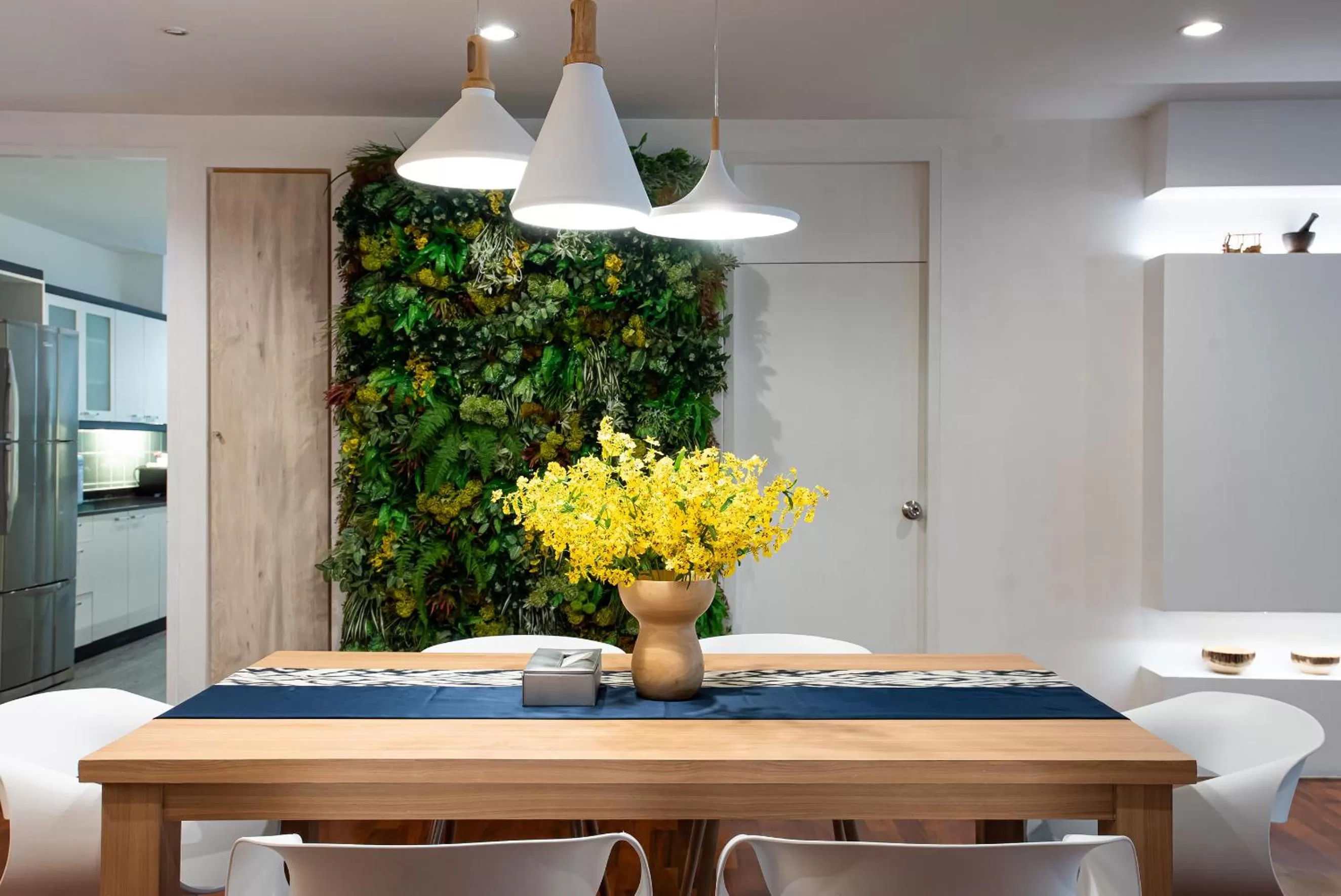 Dining area in Benviar Tonson Residence