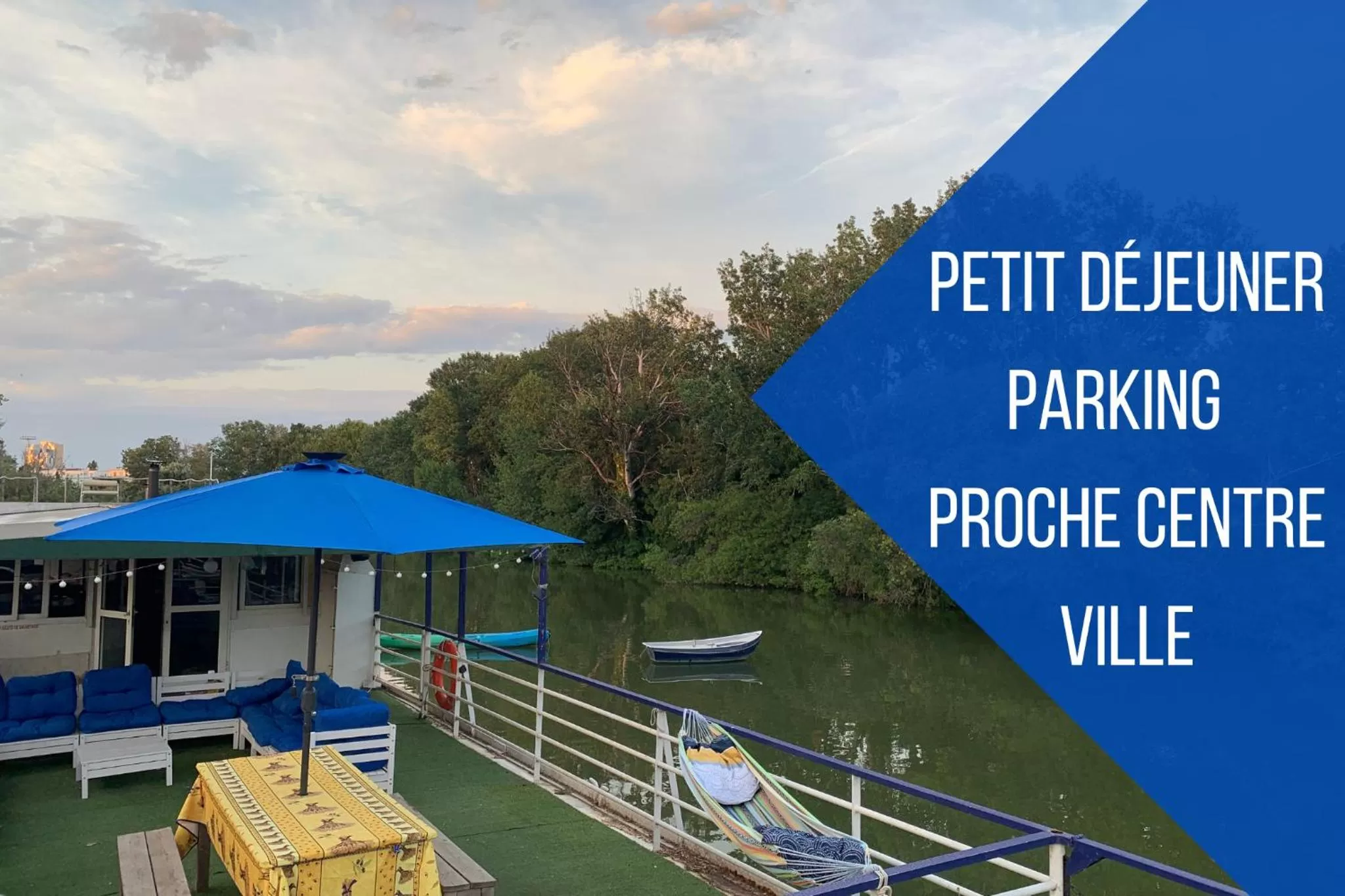 Balcony/Terrace in Péniche Le Pescalune - Chambre d'hôtes