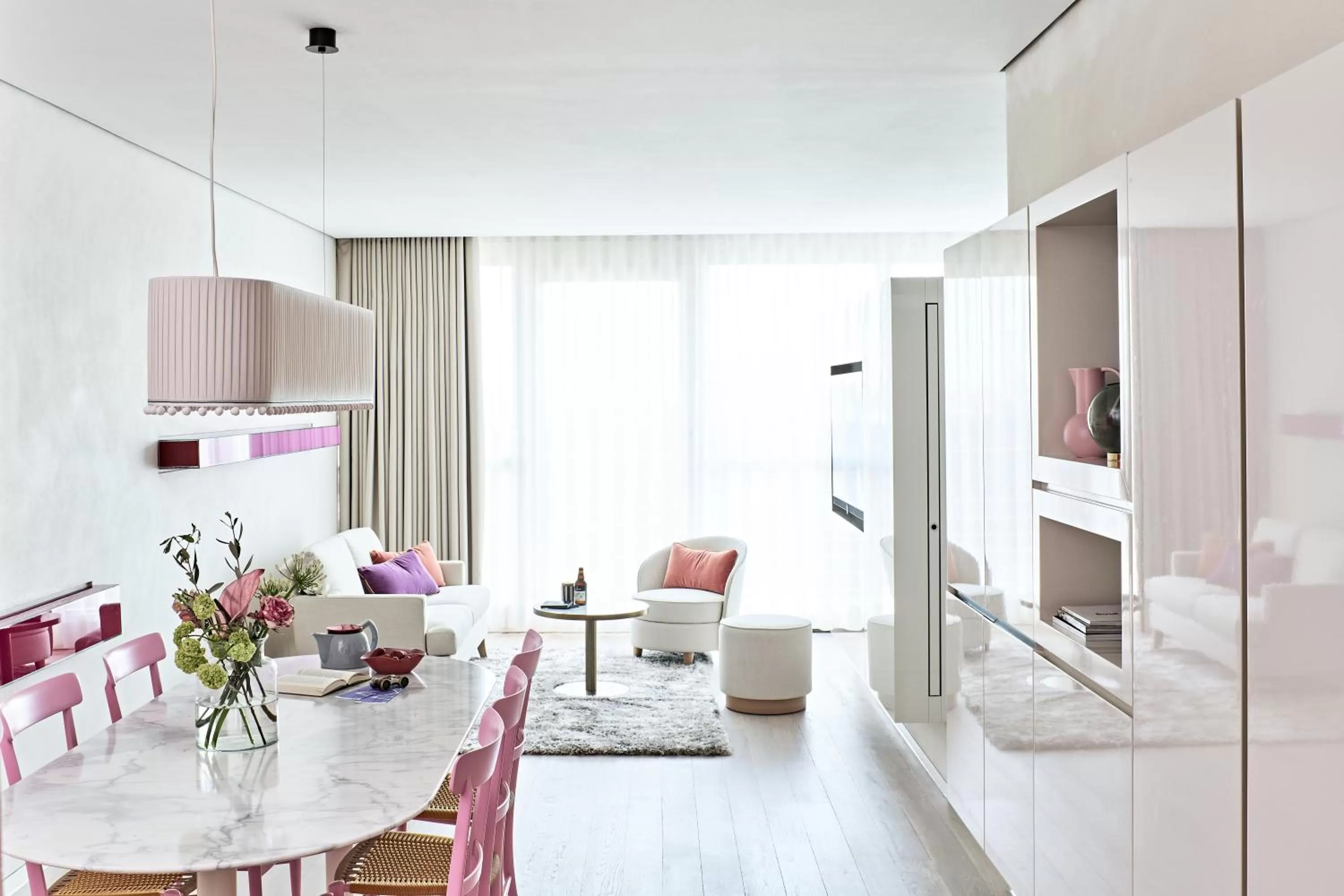 Living room in SIDE, Hamburg, a Member of Design Hotels