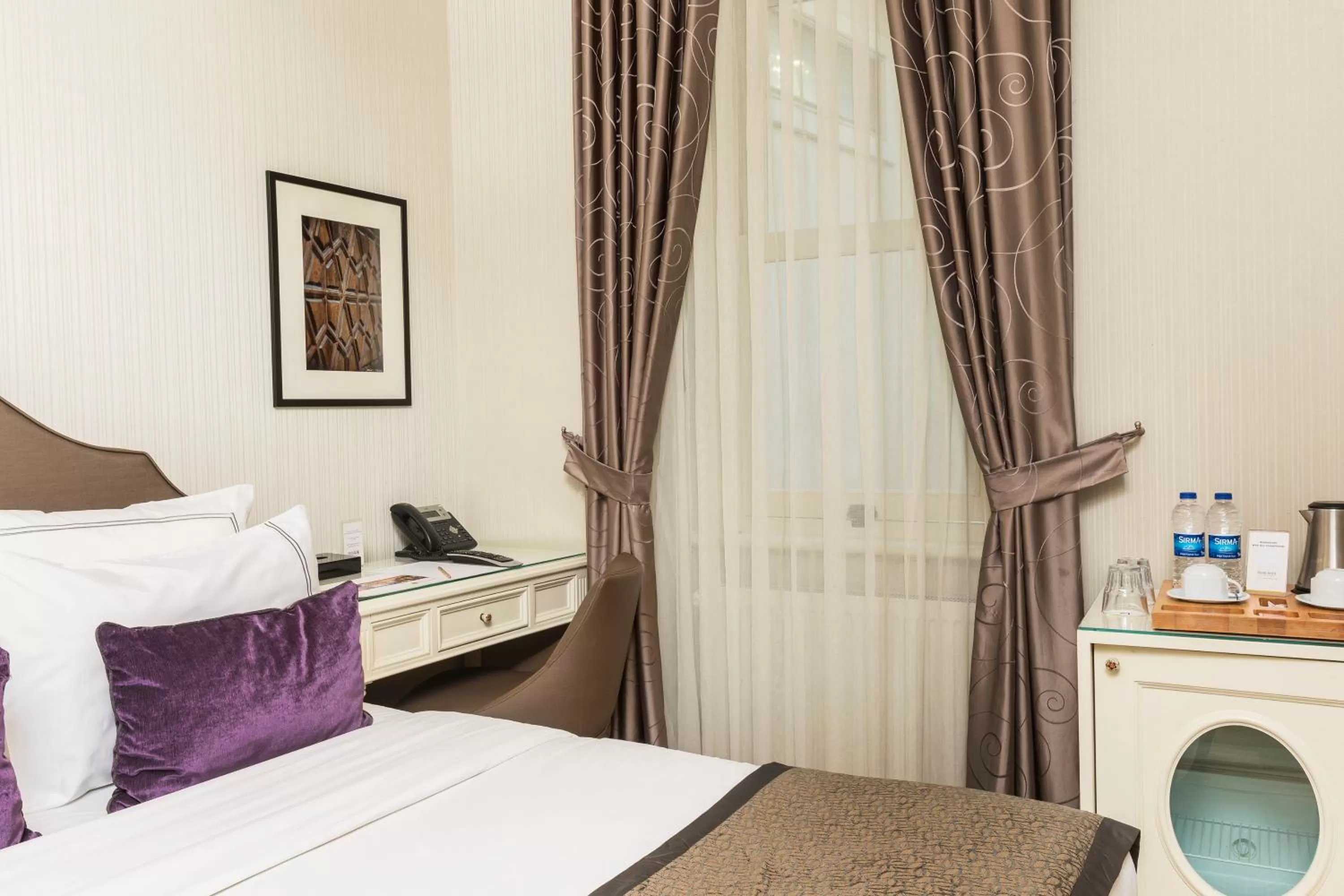 Bed in Meroddi Galata Mansion