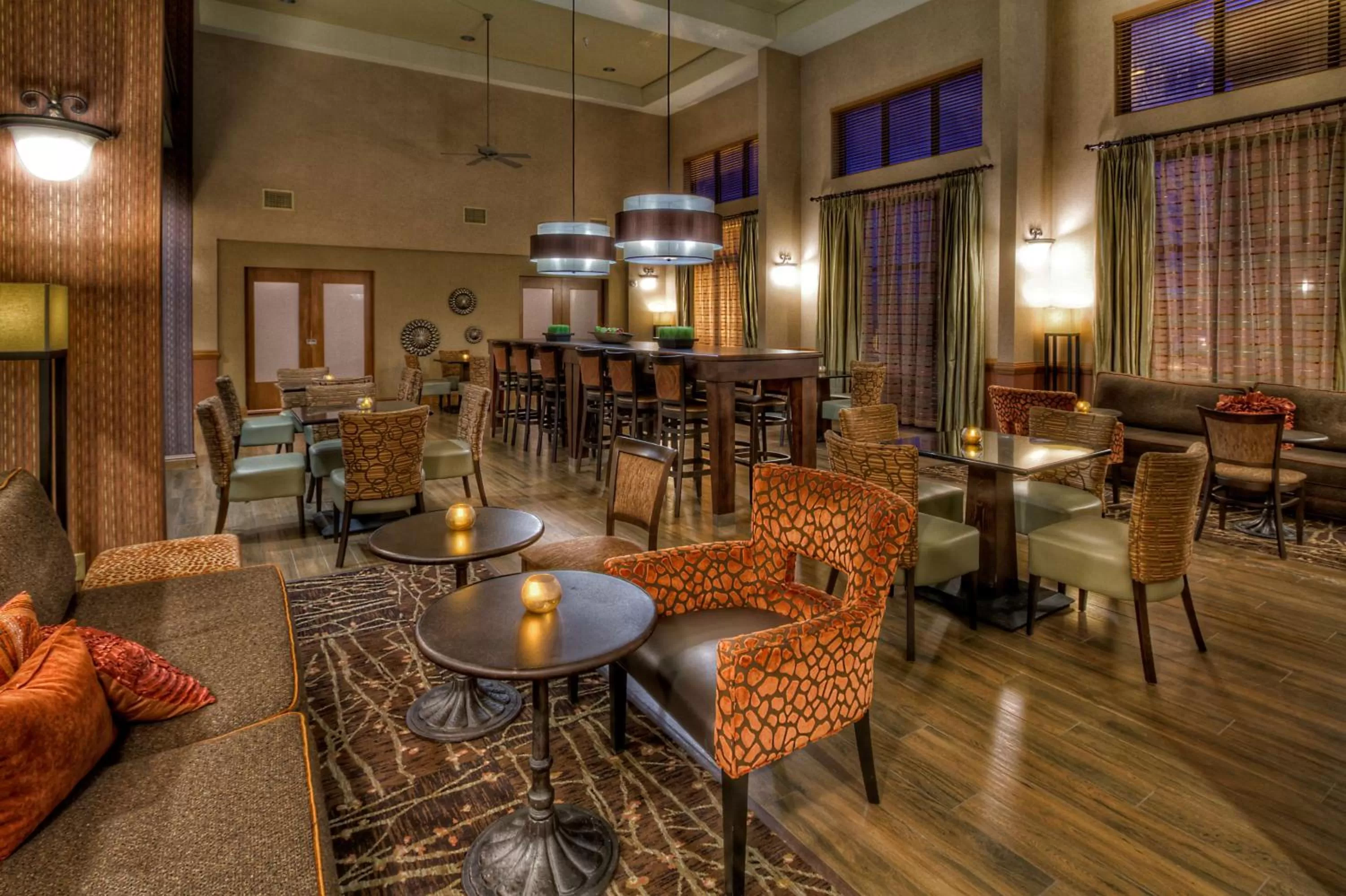 Lobby or reception in Hampton Inn & Suites Kalamazoo-Oshtemo