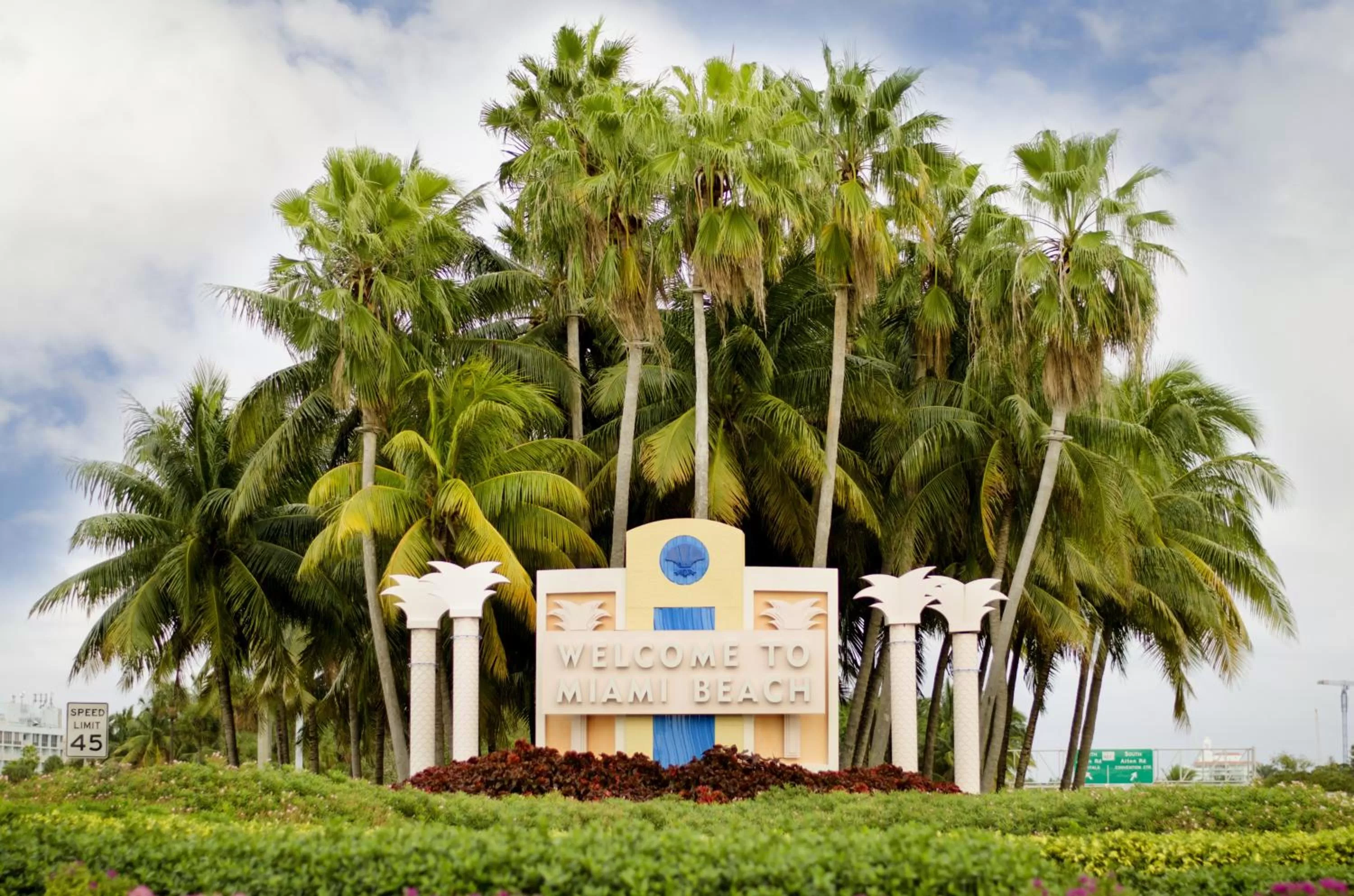 Hotel Gaythering - Gay Hotel - All Adults Welcome