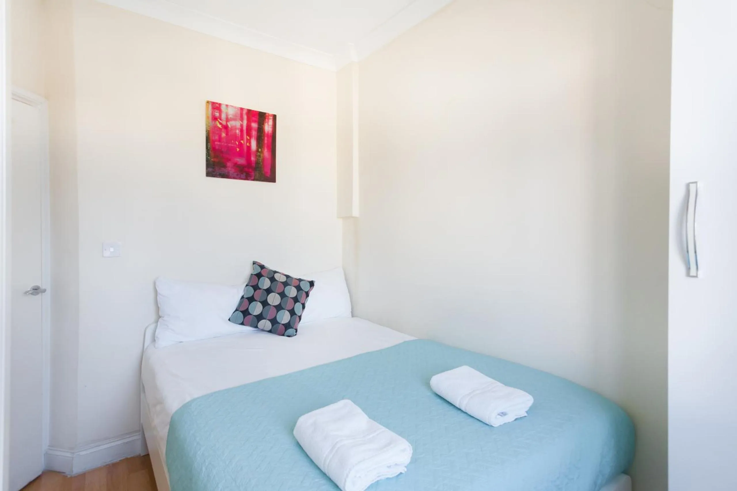 Bedroom, Bed in Kings Cross Prime Stay Apartments