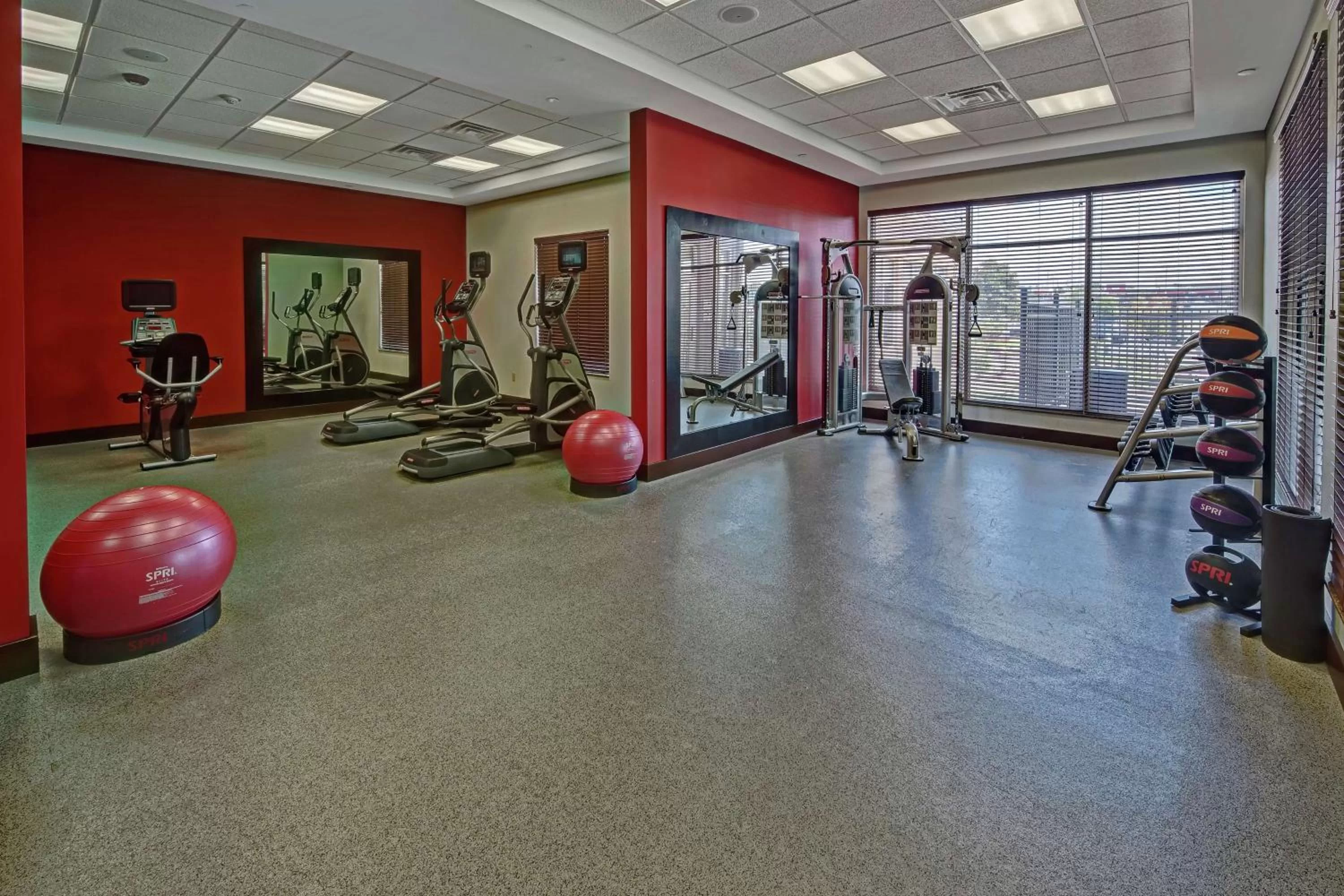Fitness centre/facilities in Hilton Garden Inn Midtown Tulsa