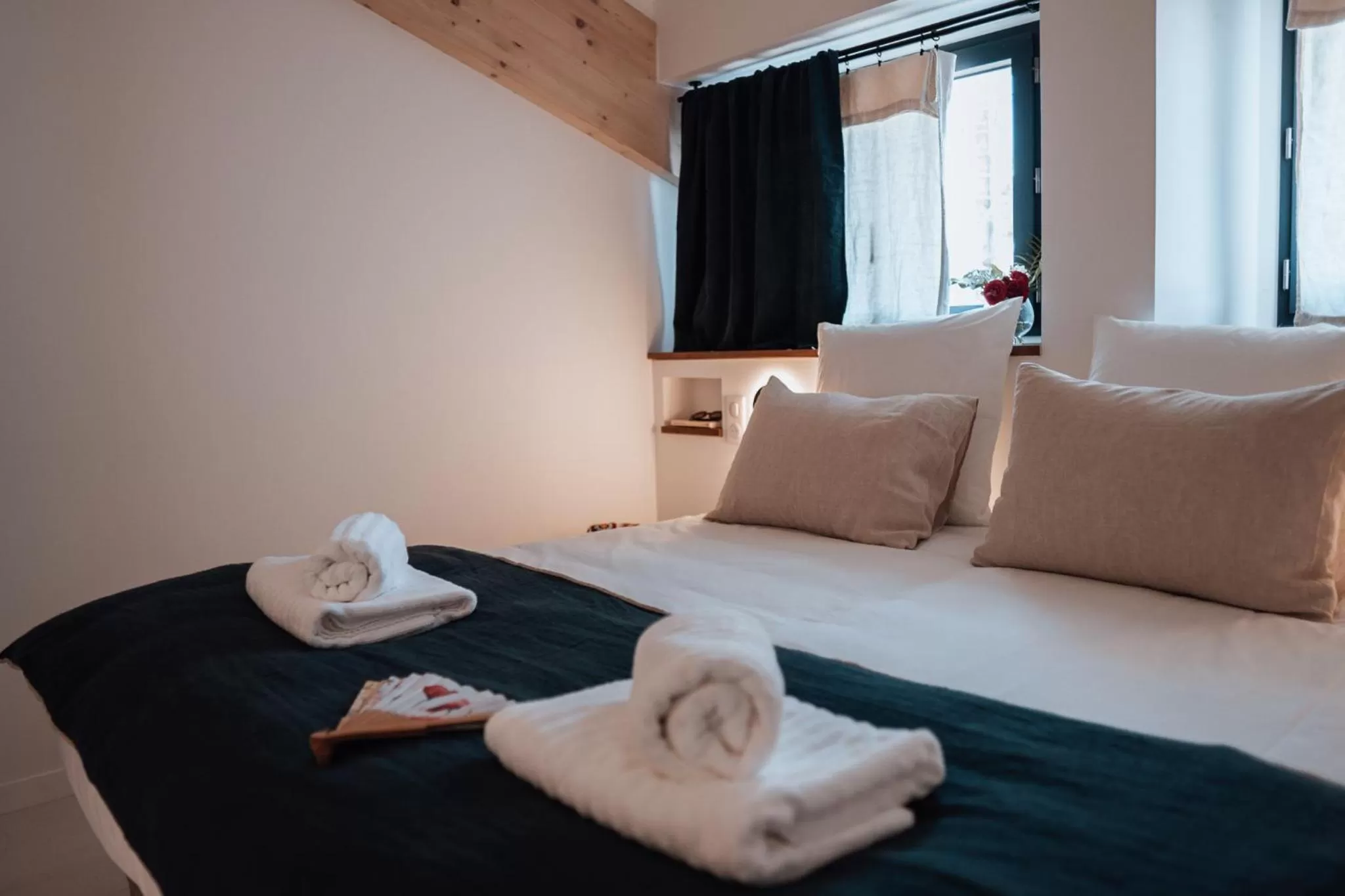 Photo of the whole room, Bed in Biarritz Surf Lodge Chambre d'hôtes