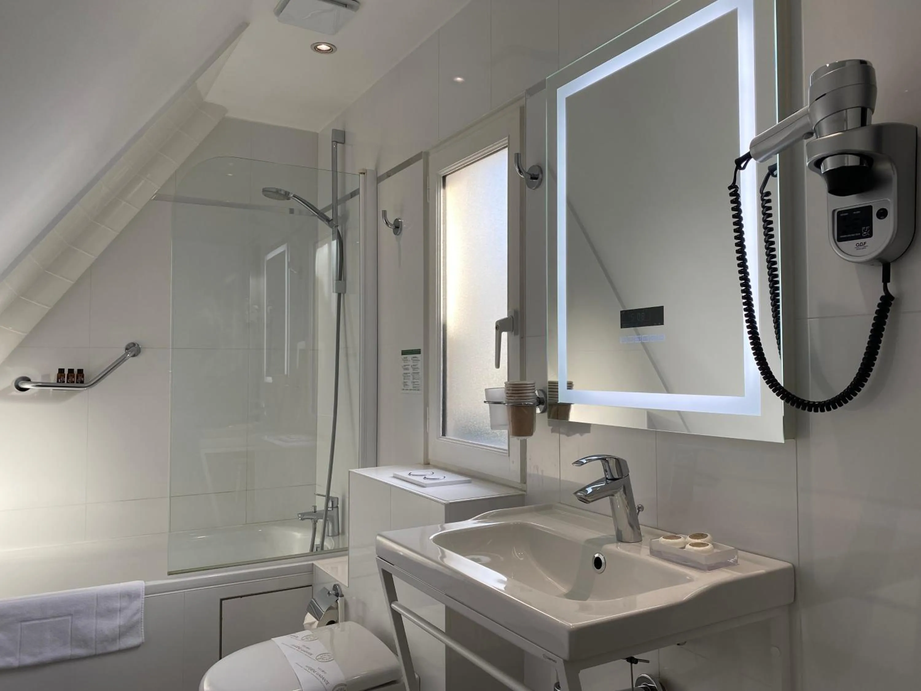 Bathroom in Austin's Saint Lazare Hotel