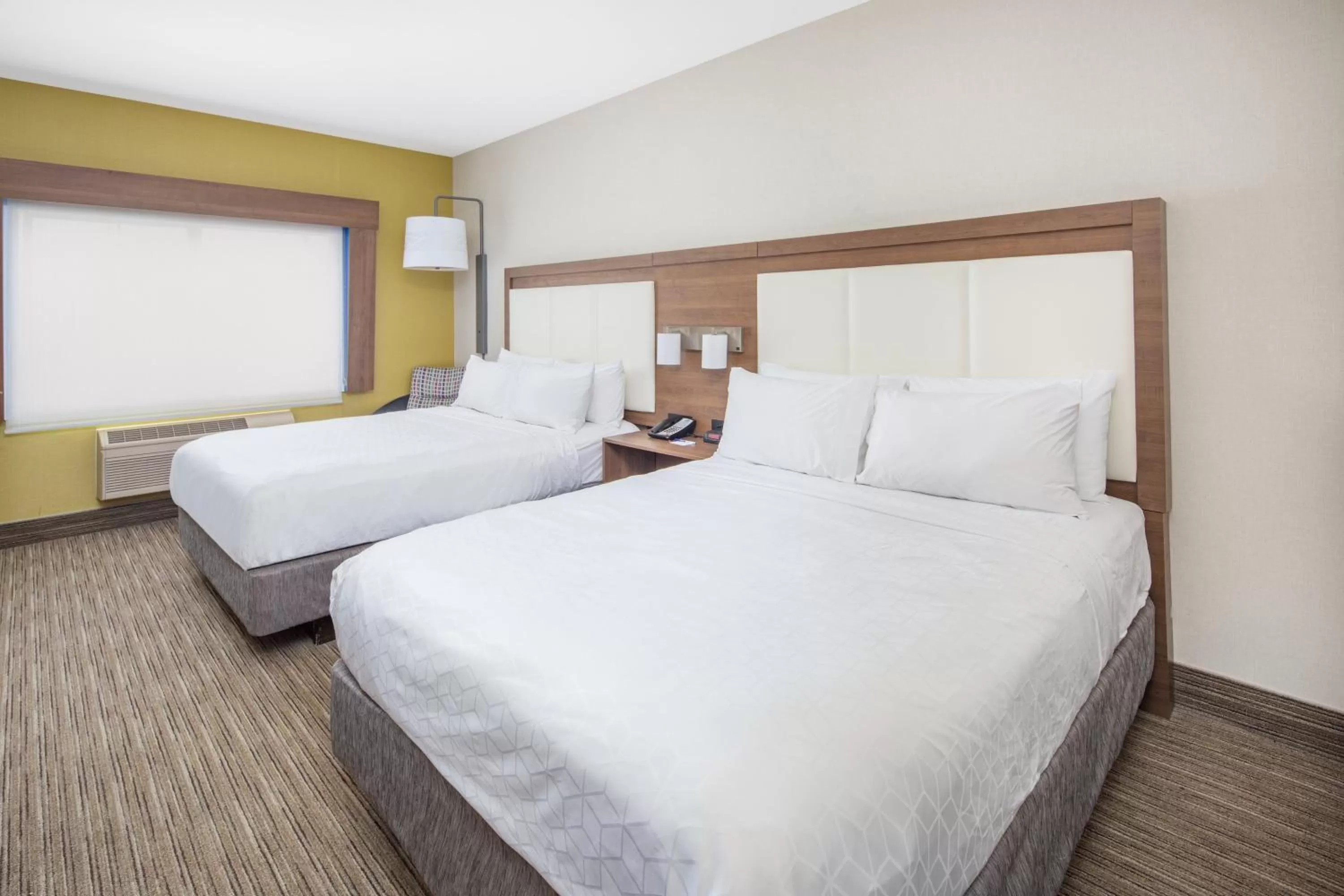 Photo of the whole room, Bed in Holiday Inn Express Hotel & Suites Bishop by IHG