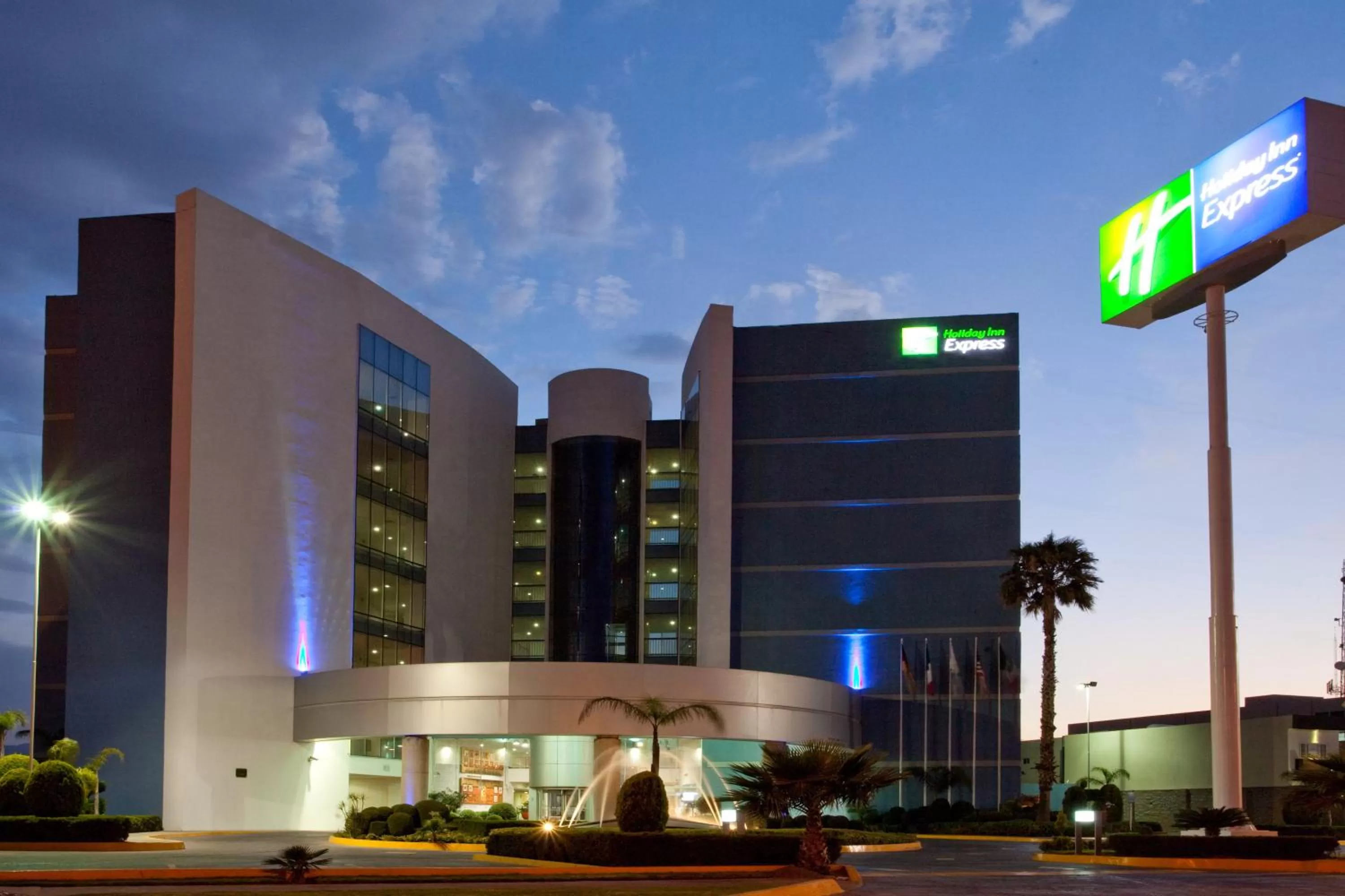 Property building in Holiday Inn Express San Luis Potosí by IHG