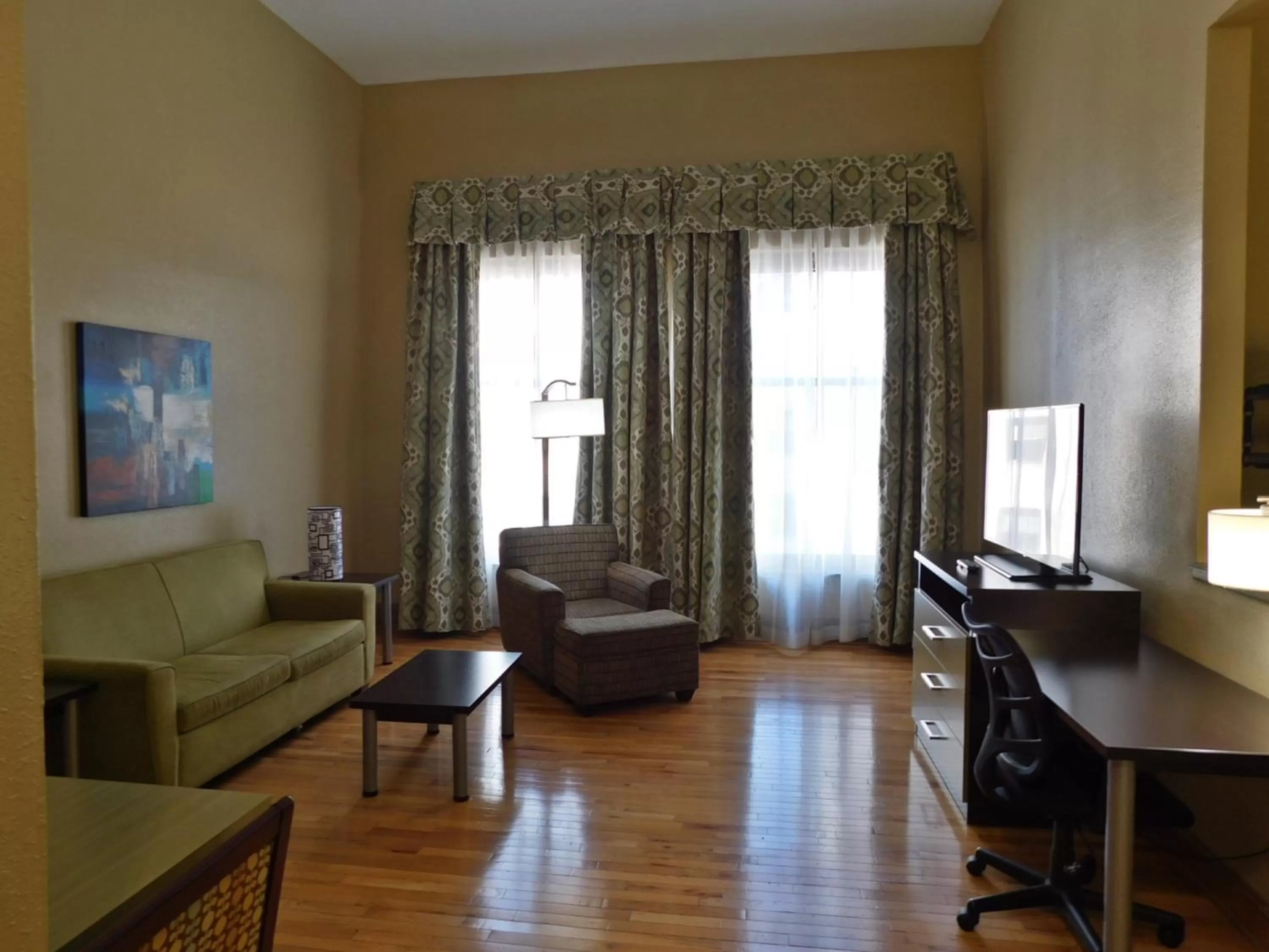 Photo of the whole room in Holiday Inn Express Cleveland Downtown by IHG