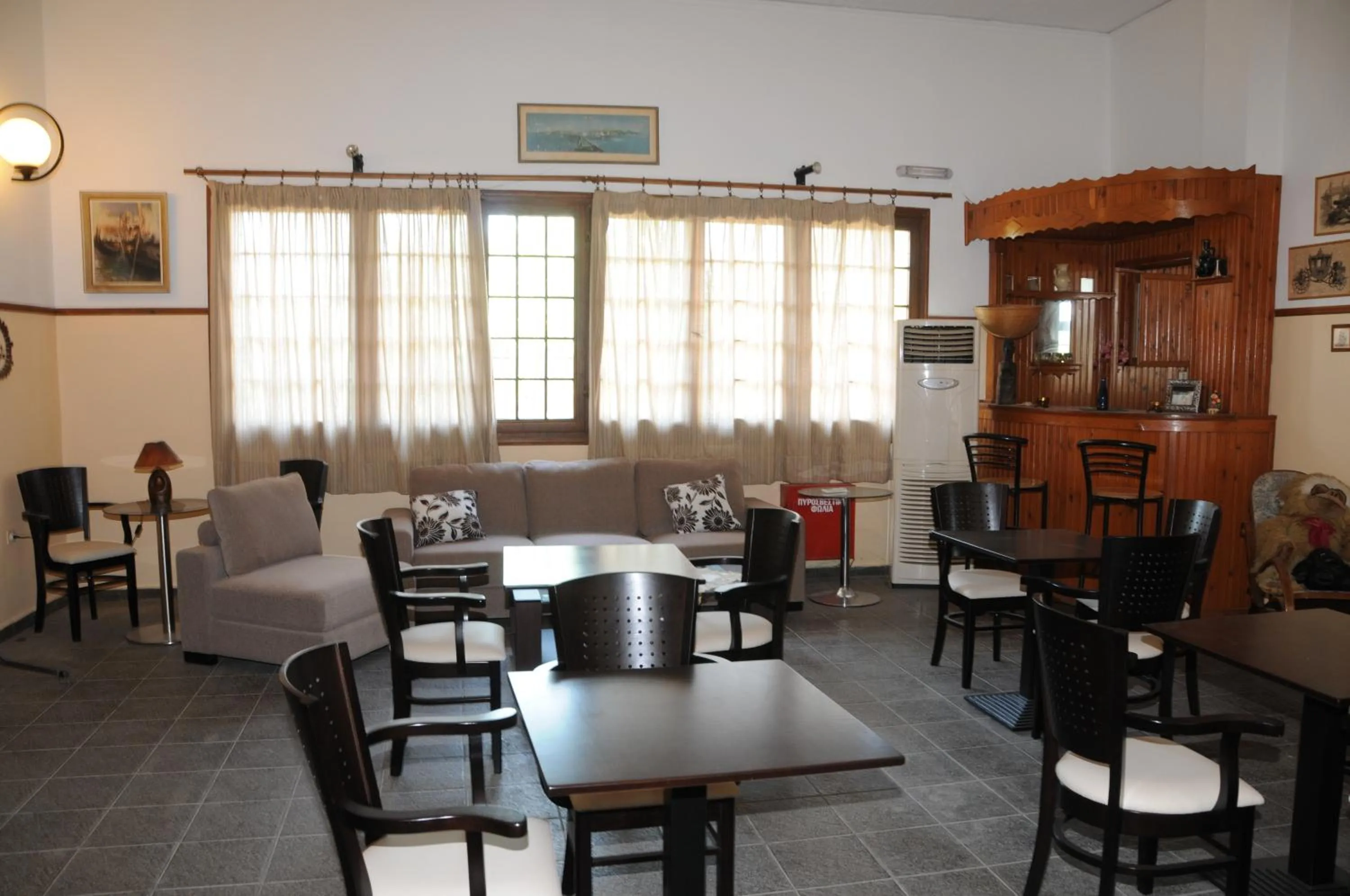 Lounge or bar in Miranta Hotel - Apartments & Studios