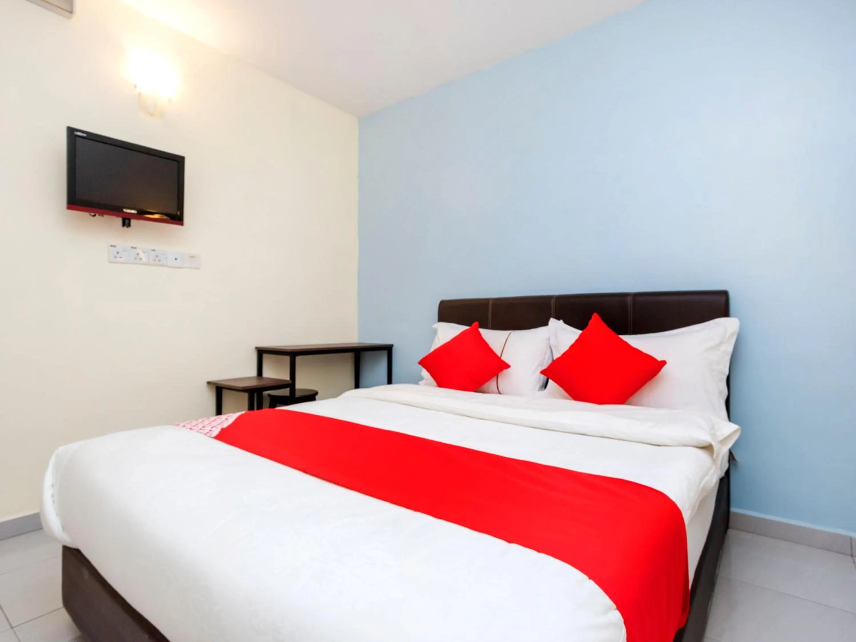 Bedroom, Bed in Super OYO 494 EG Hotel