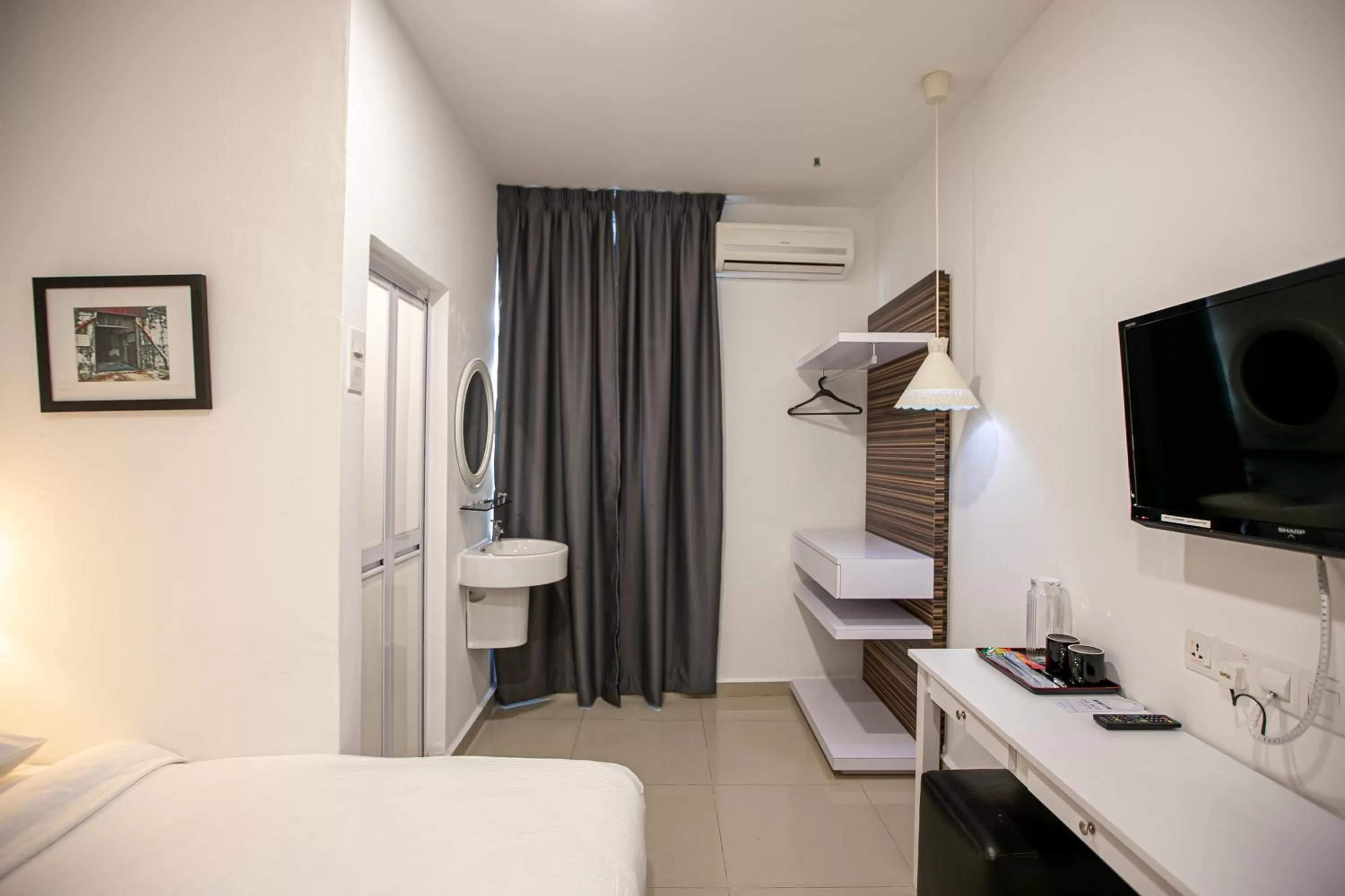 Photo of the whole room, Bed in Grand Swiss Hotel