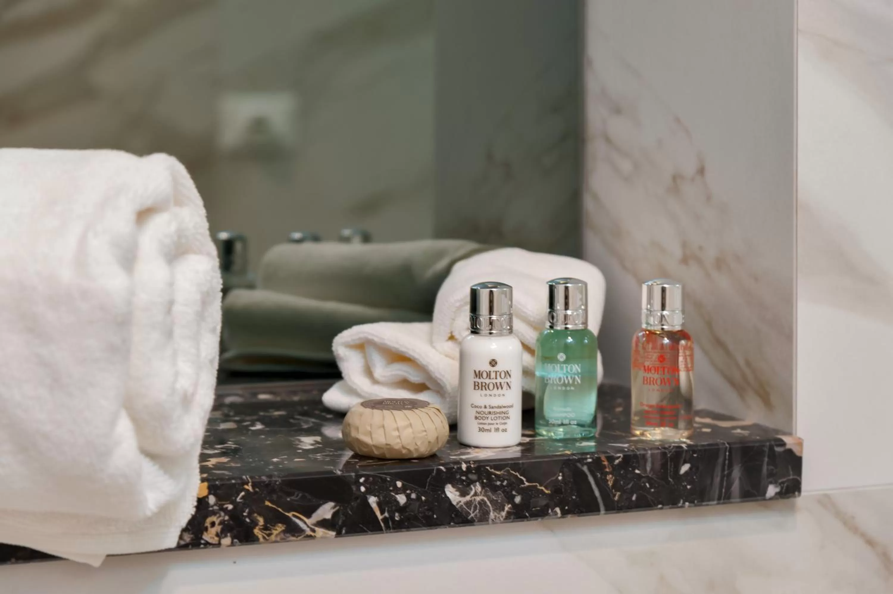 Bathroom in Residence by Vestibul Palace