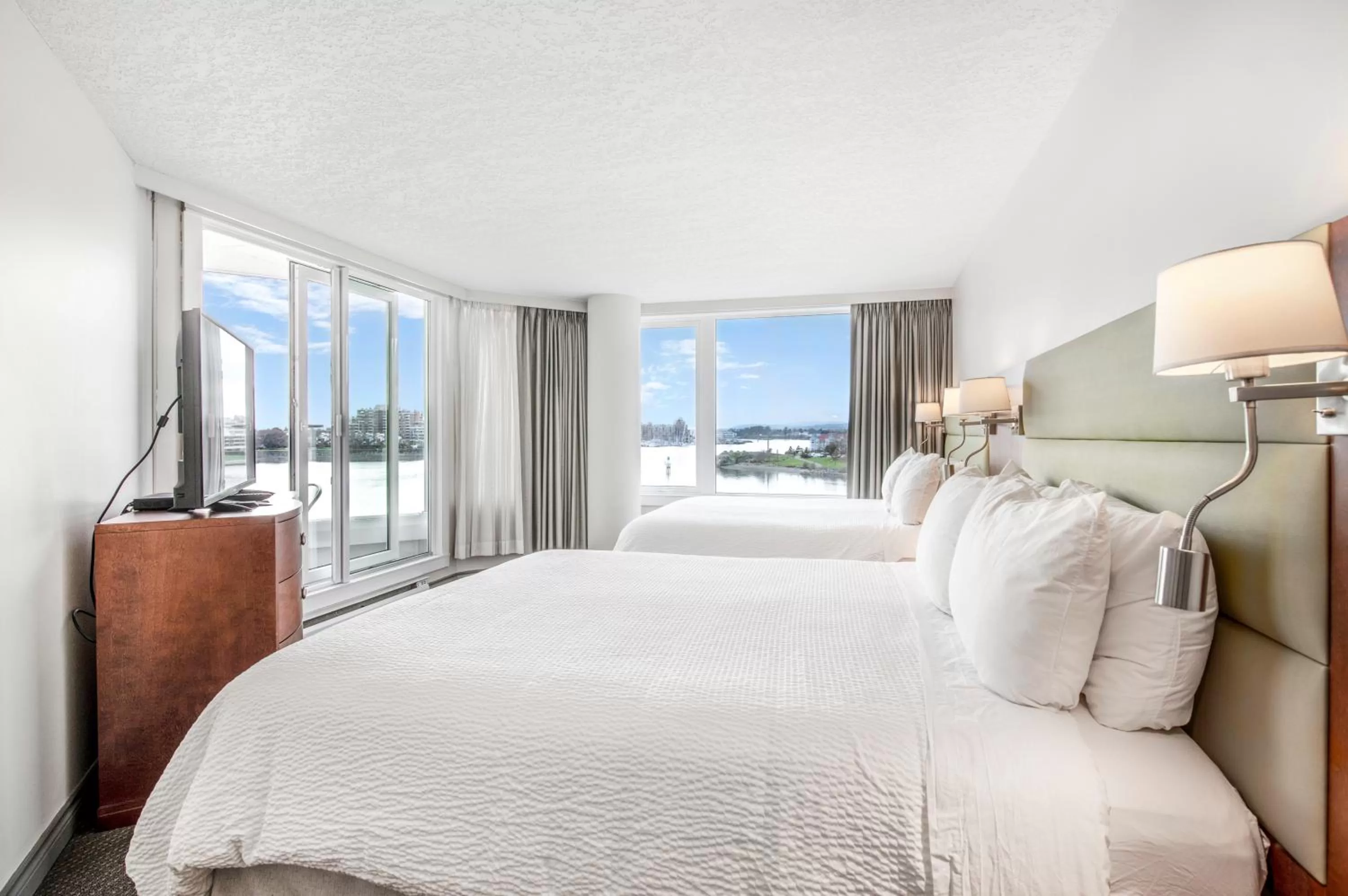 Bedroom, Bed in Victoria Regent Waterfront Hotel & Suites