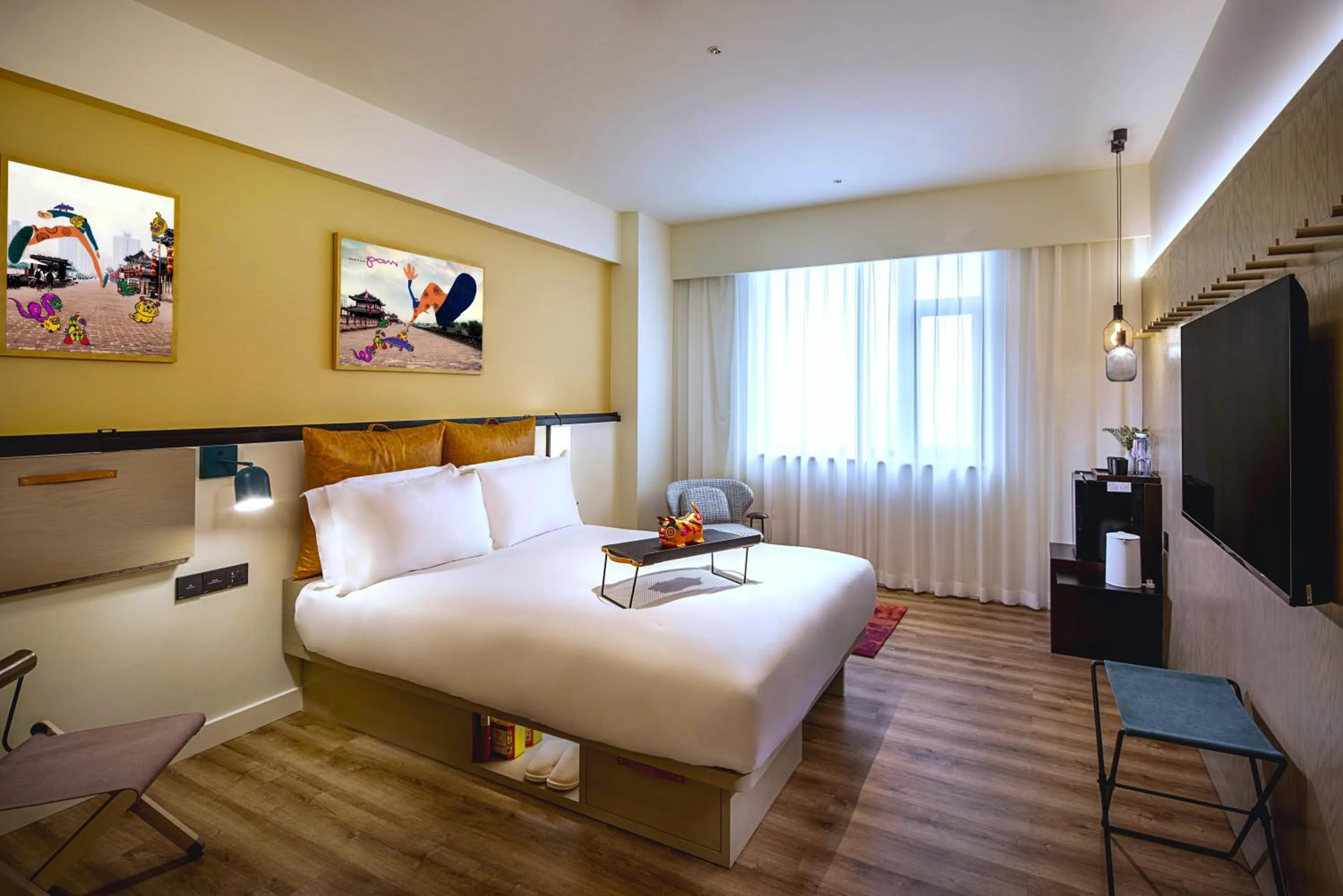 Photo of the whole room, Bed in Moxy Xi'an Beilin