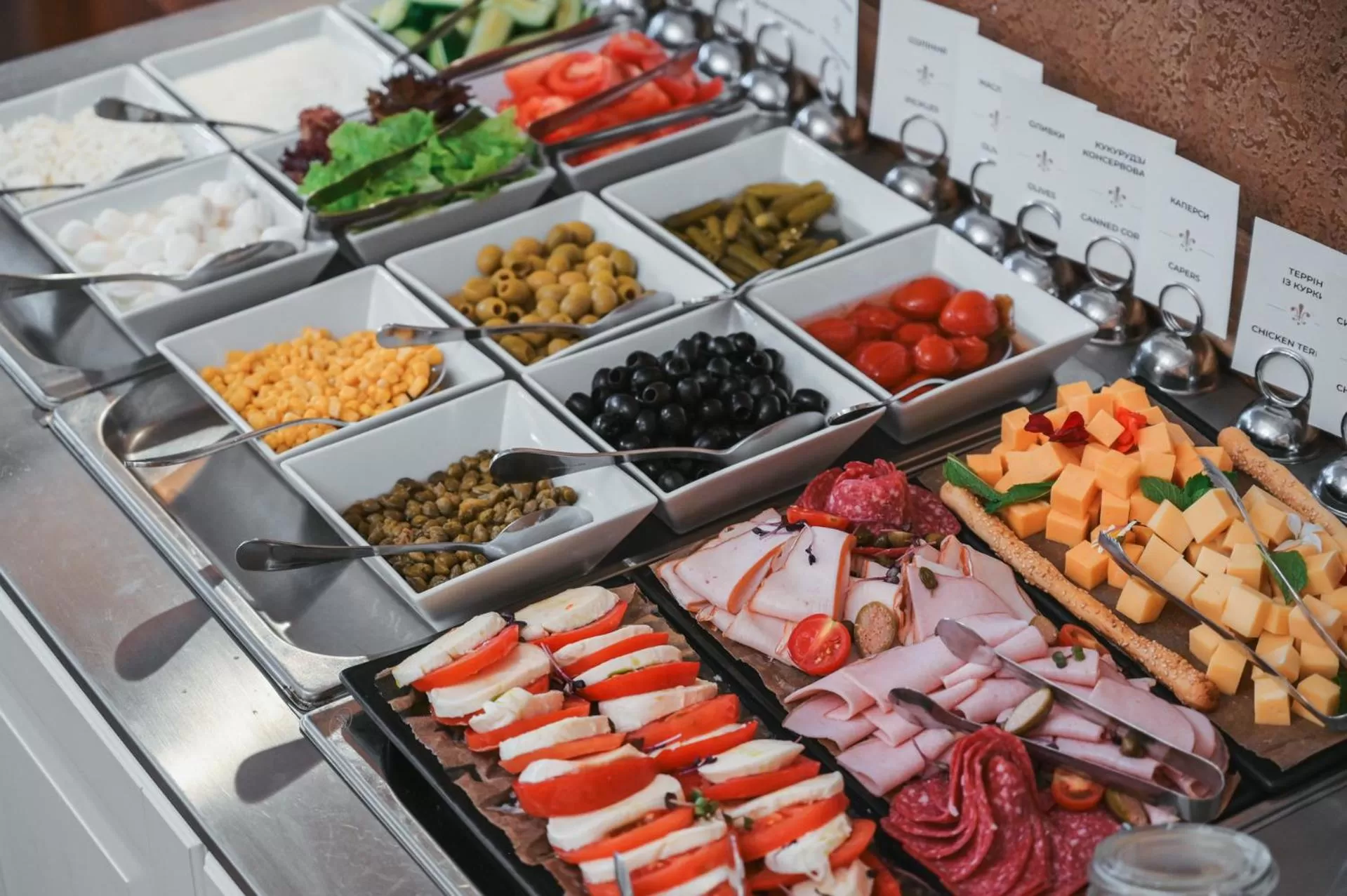 Food and drinks in Alexandrovskiy Hotel