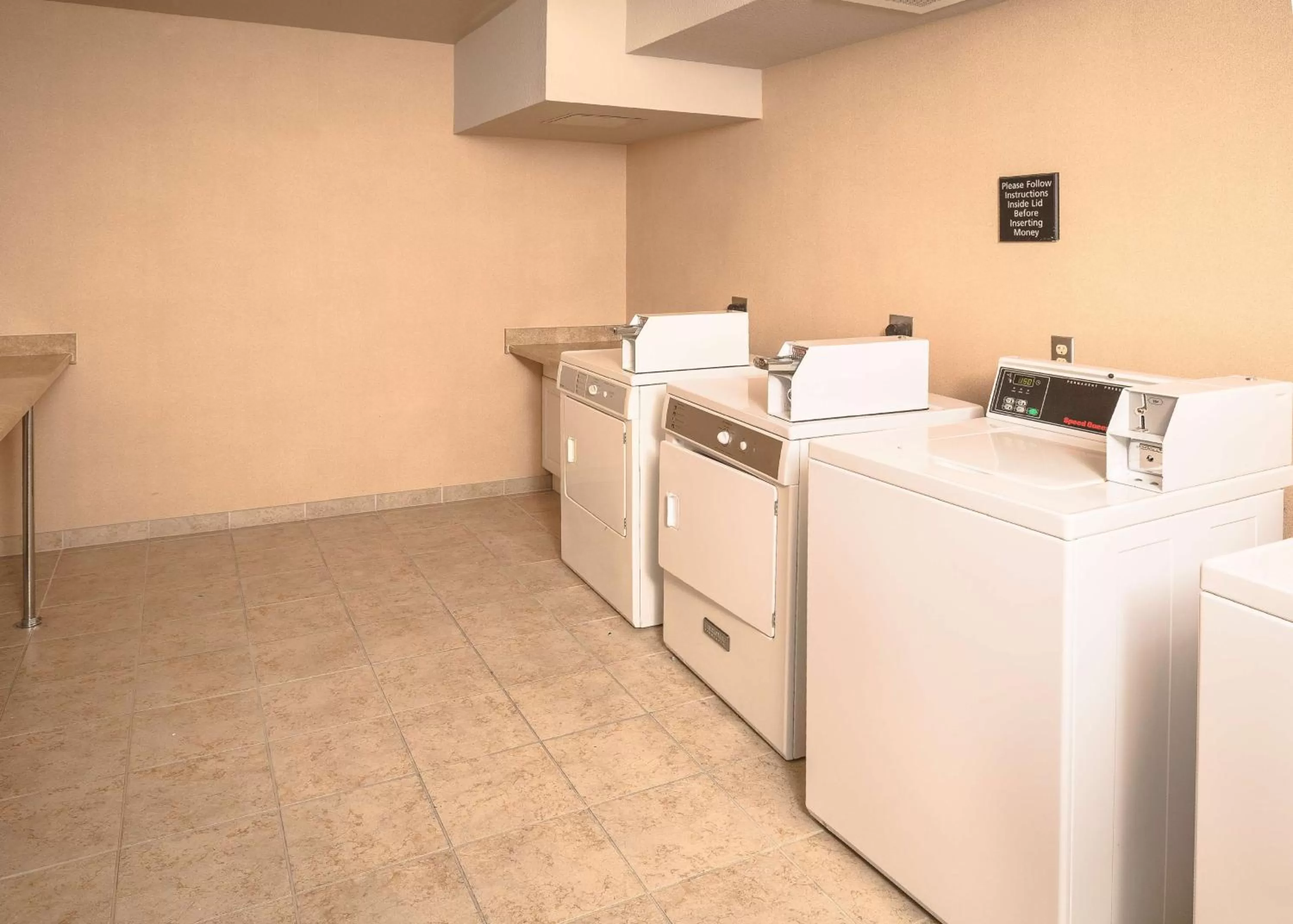 Property building in Hampton Inn & Suites Suisun City Waterfront