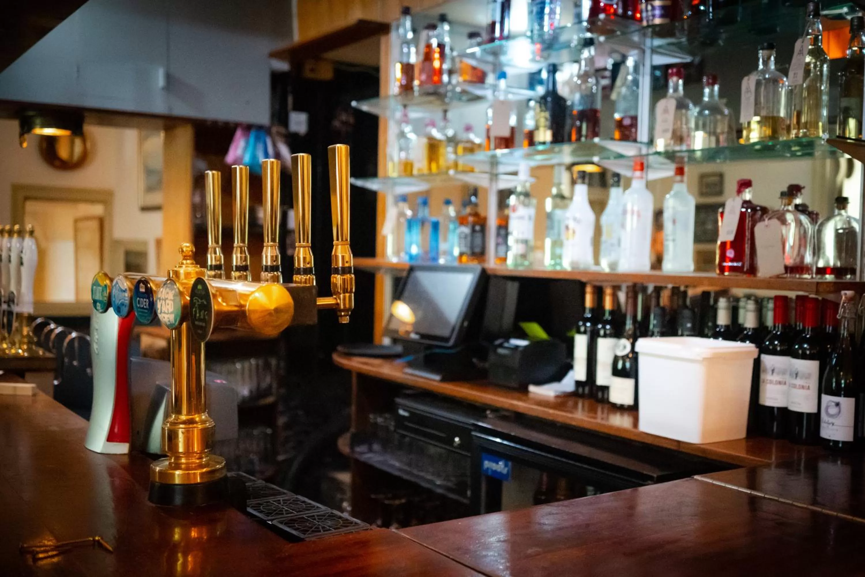 Lounge or bar in The Old Ferry Inn
