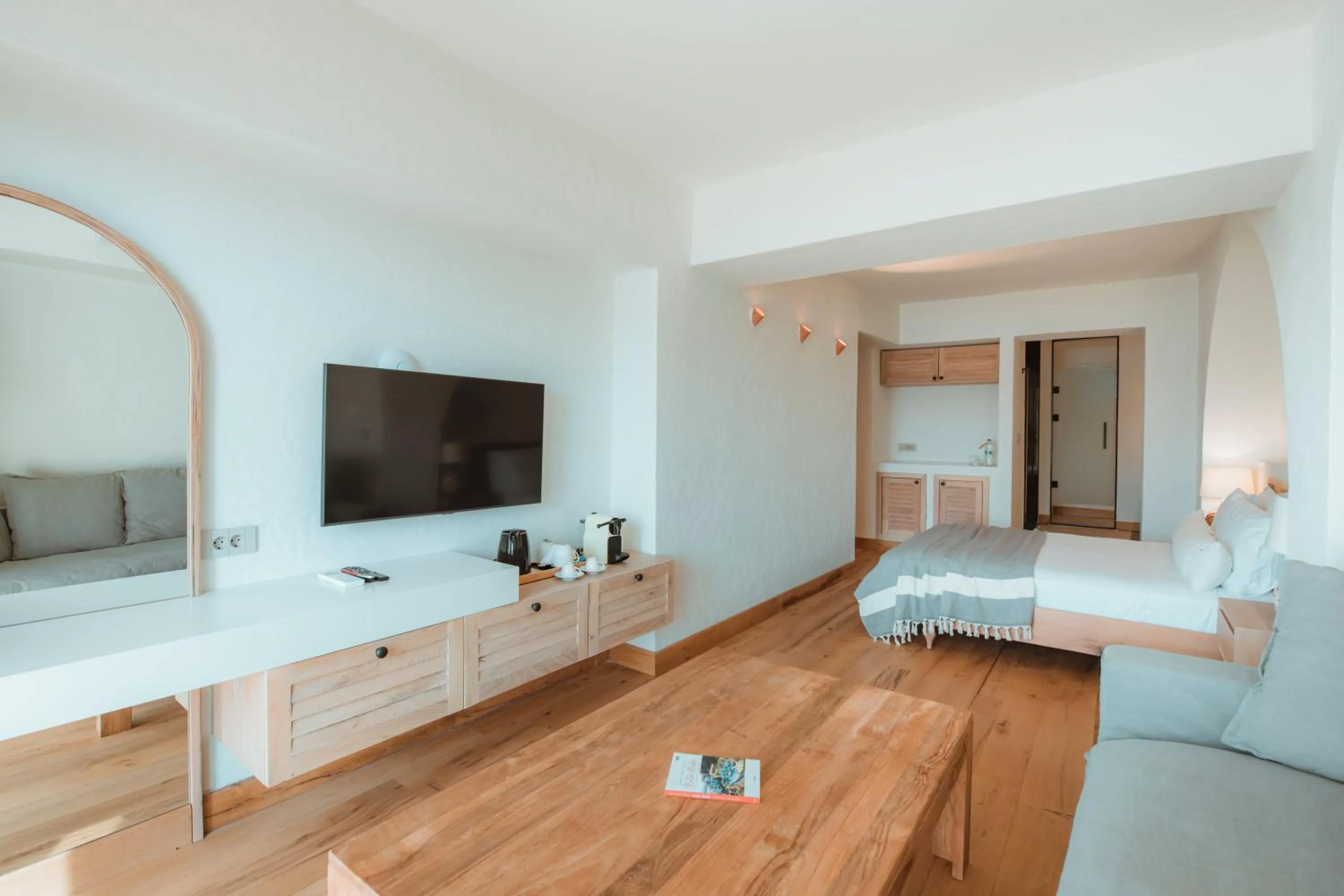 Photo of the whole room, Bed in Hotel Unique-Boutique Class - Adults Only