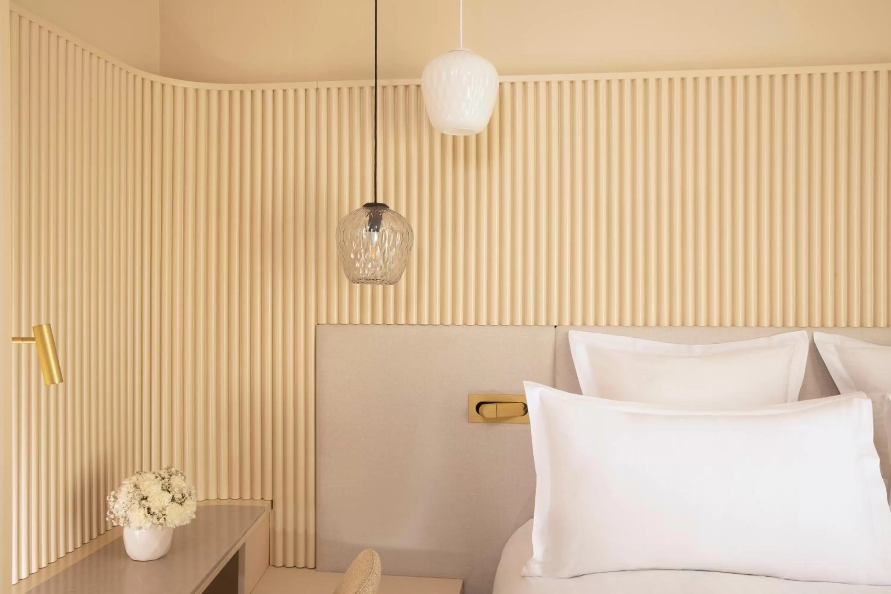 Bed in Hôtel Beige