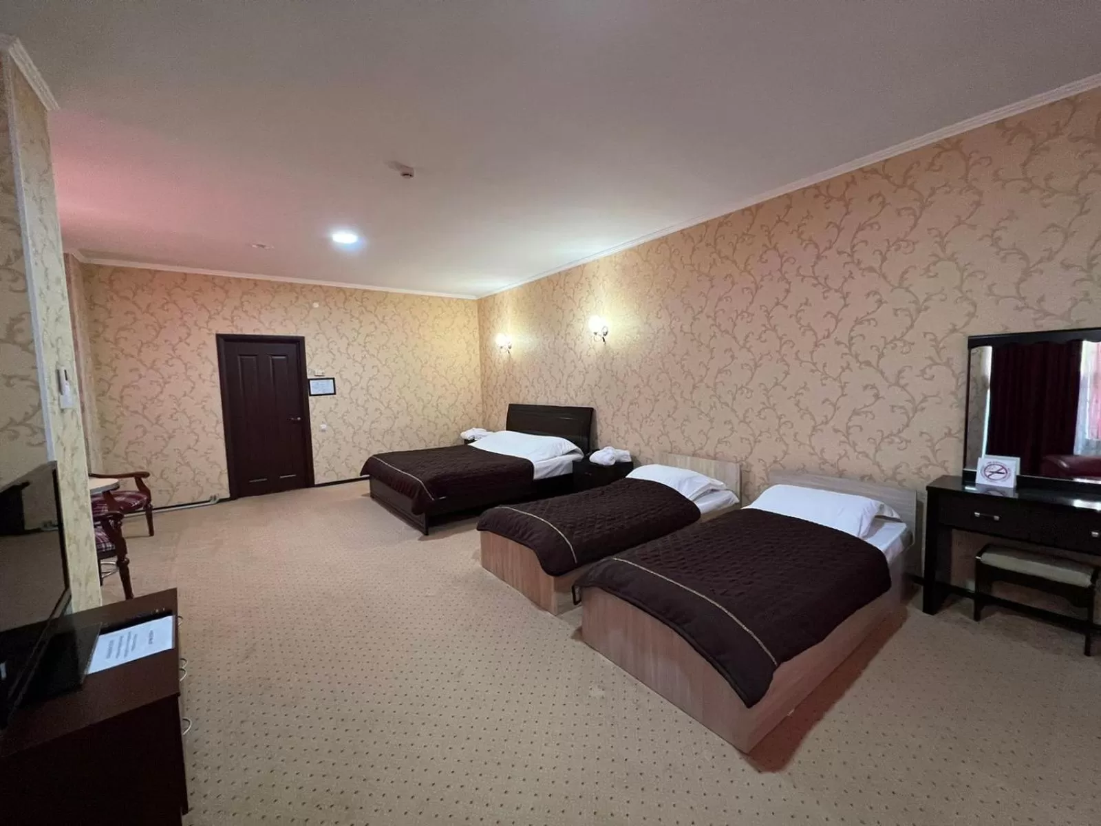 Bed in Golden Palace