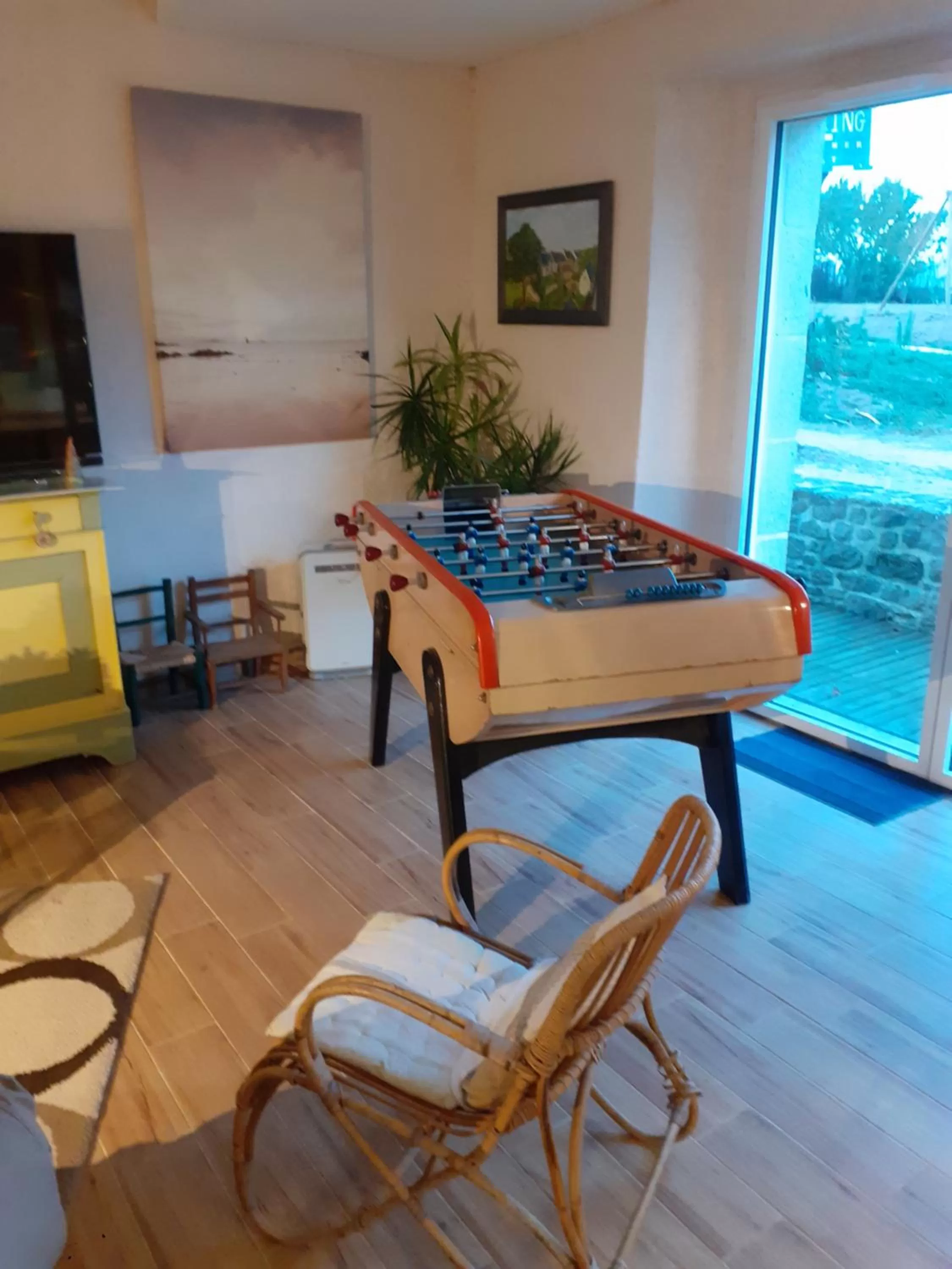 Communal lounge/ TV room in Les Gites de Kerdurod