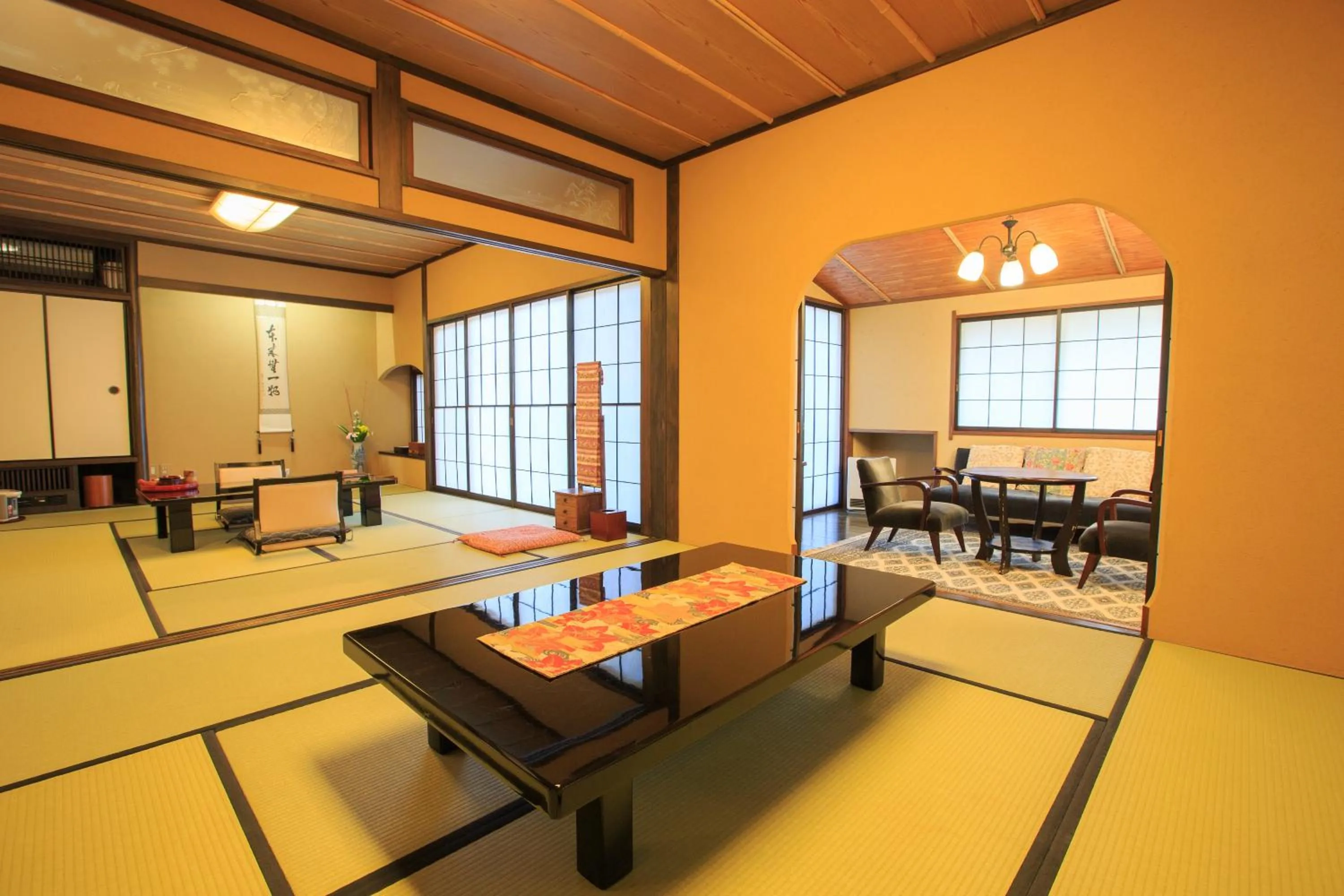 Photo of the whole room in Kinokuniya Ryokan