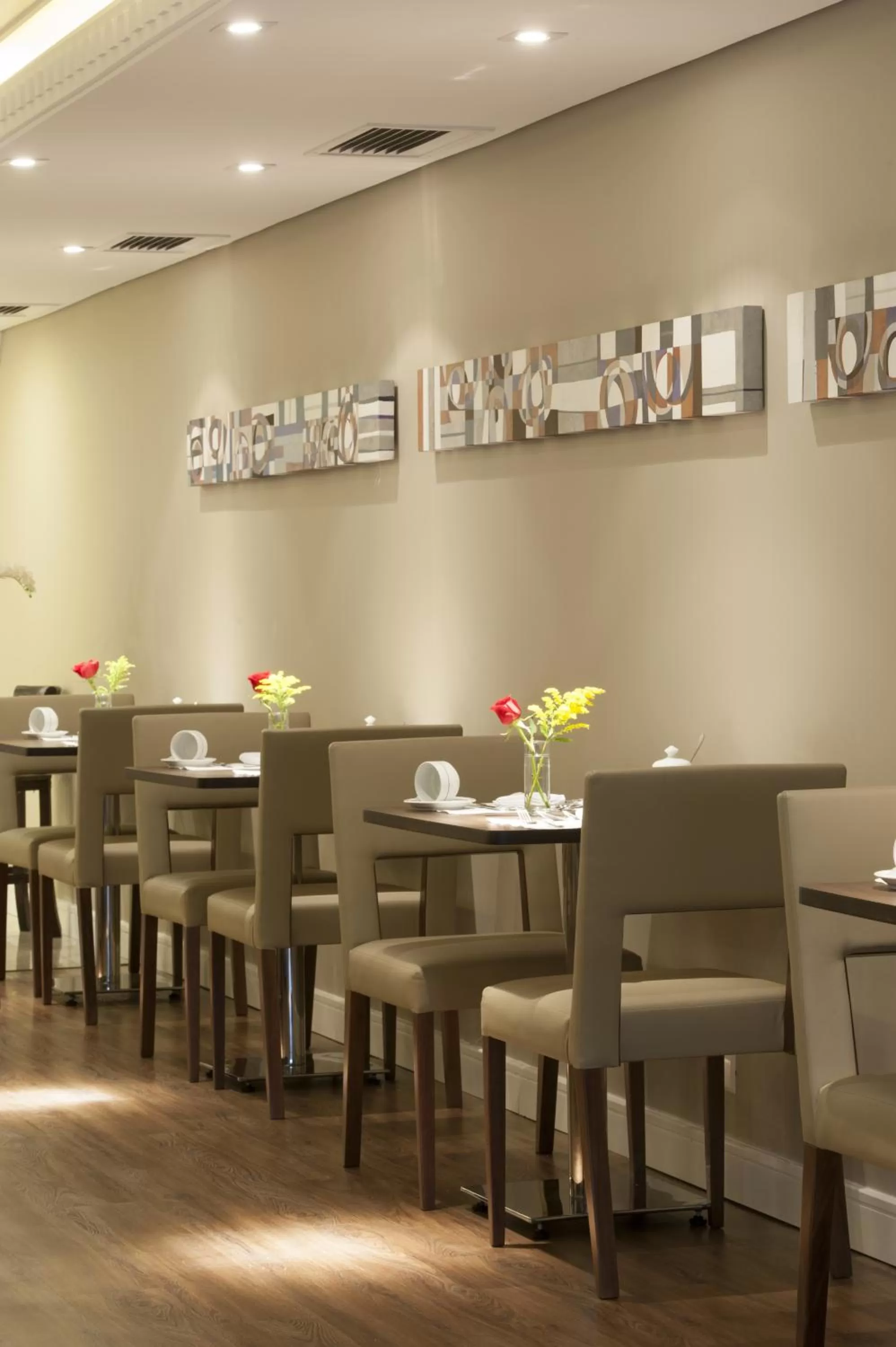 Restaurant/places to eat in Hotel Victoria Villa Curitiba by Nacional Inn