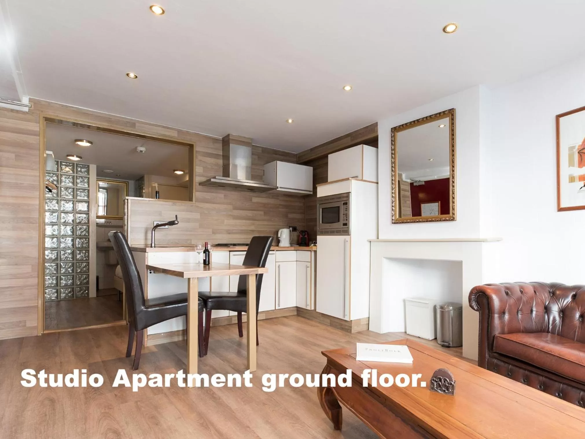 Living room in Hotel de Vischpoorte, centrum Deventer en aan de IJssel