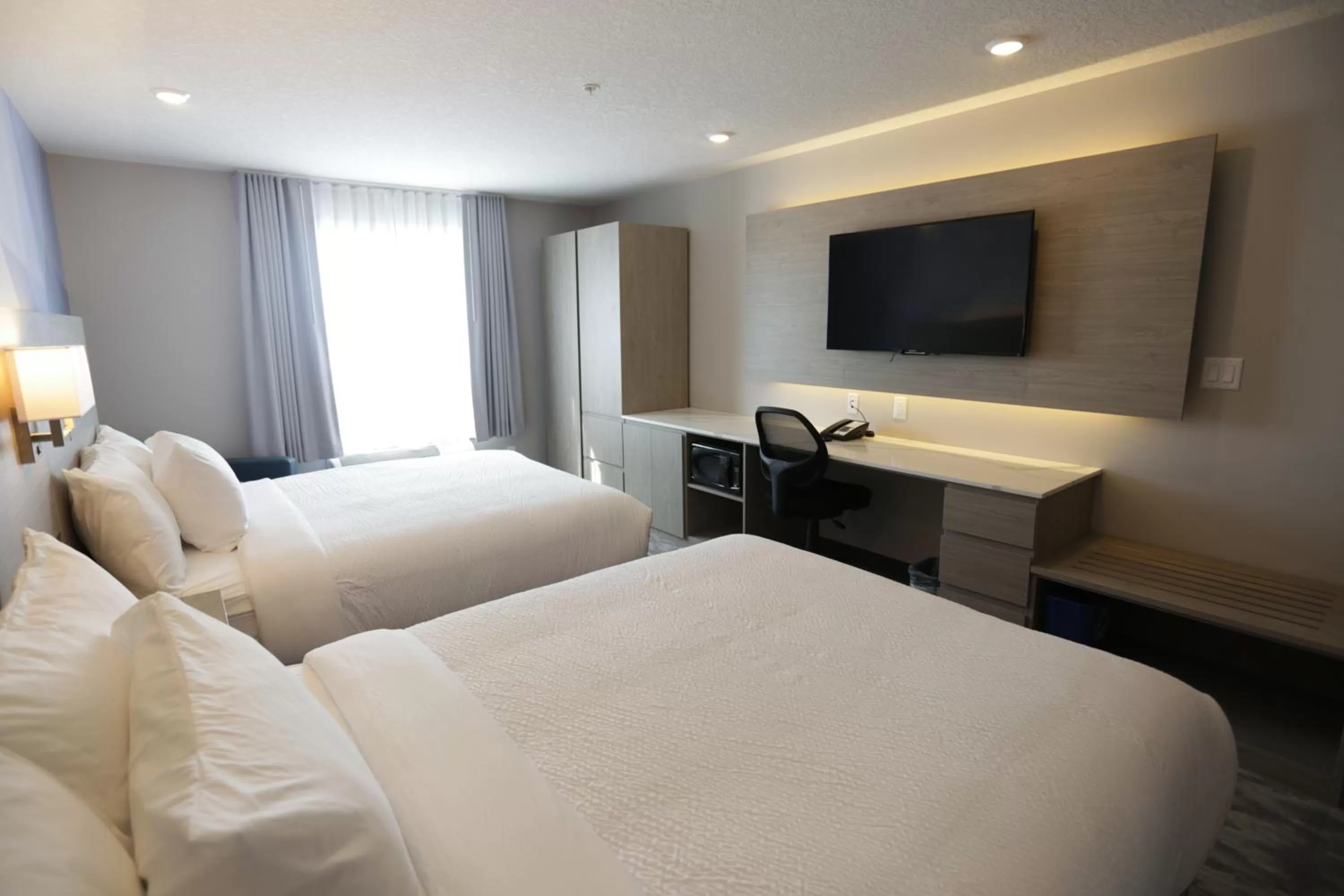 Bed in Days Inn by Wyndham Calgary North Balzac