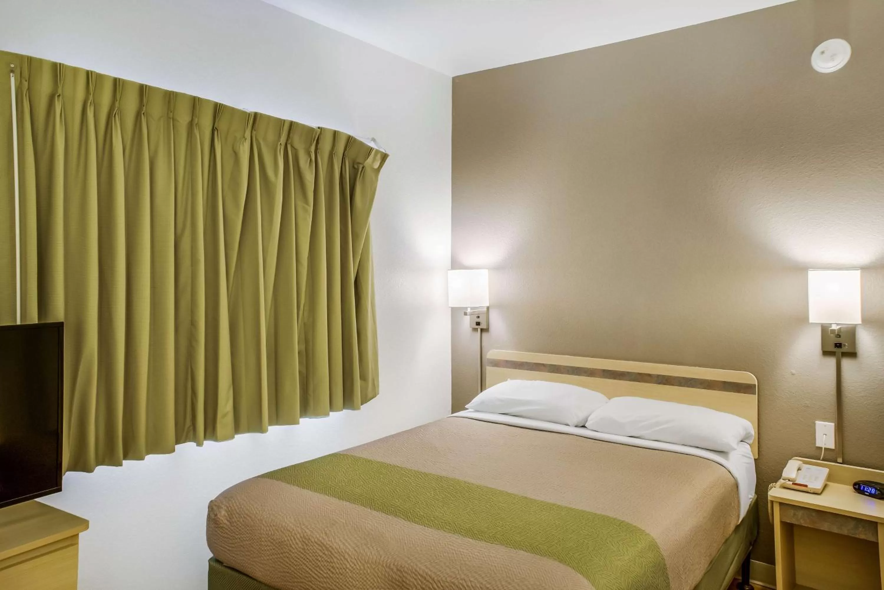 Photo of the whole room in Motel 6 Fishers, In - Indianapolis