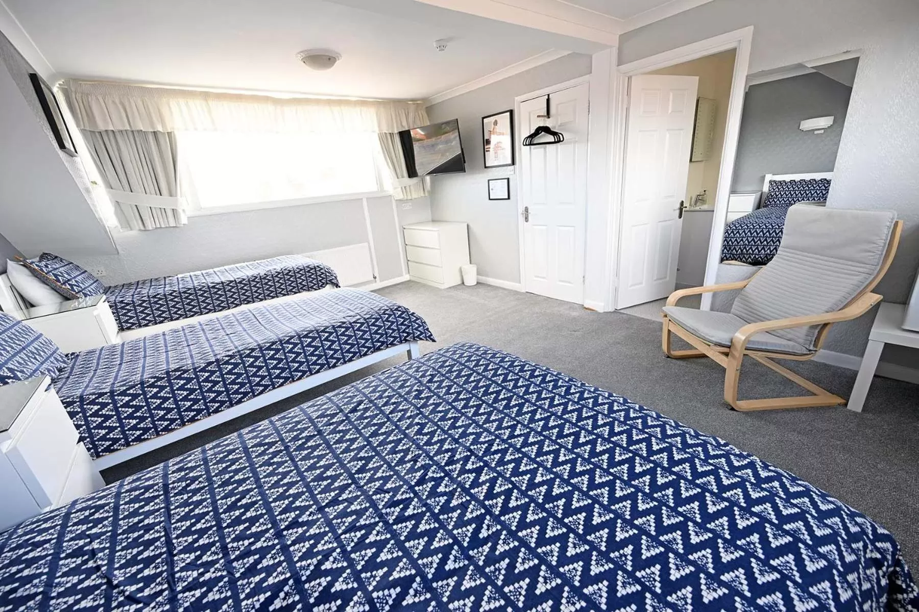 Bedroom, Bed in The Hathaways