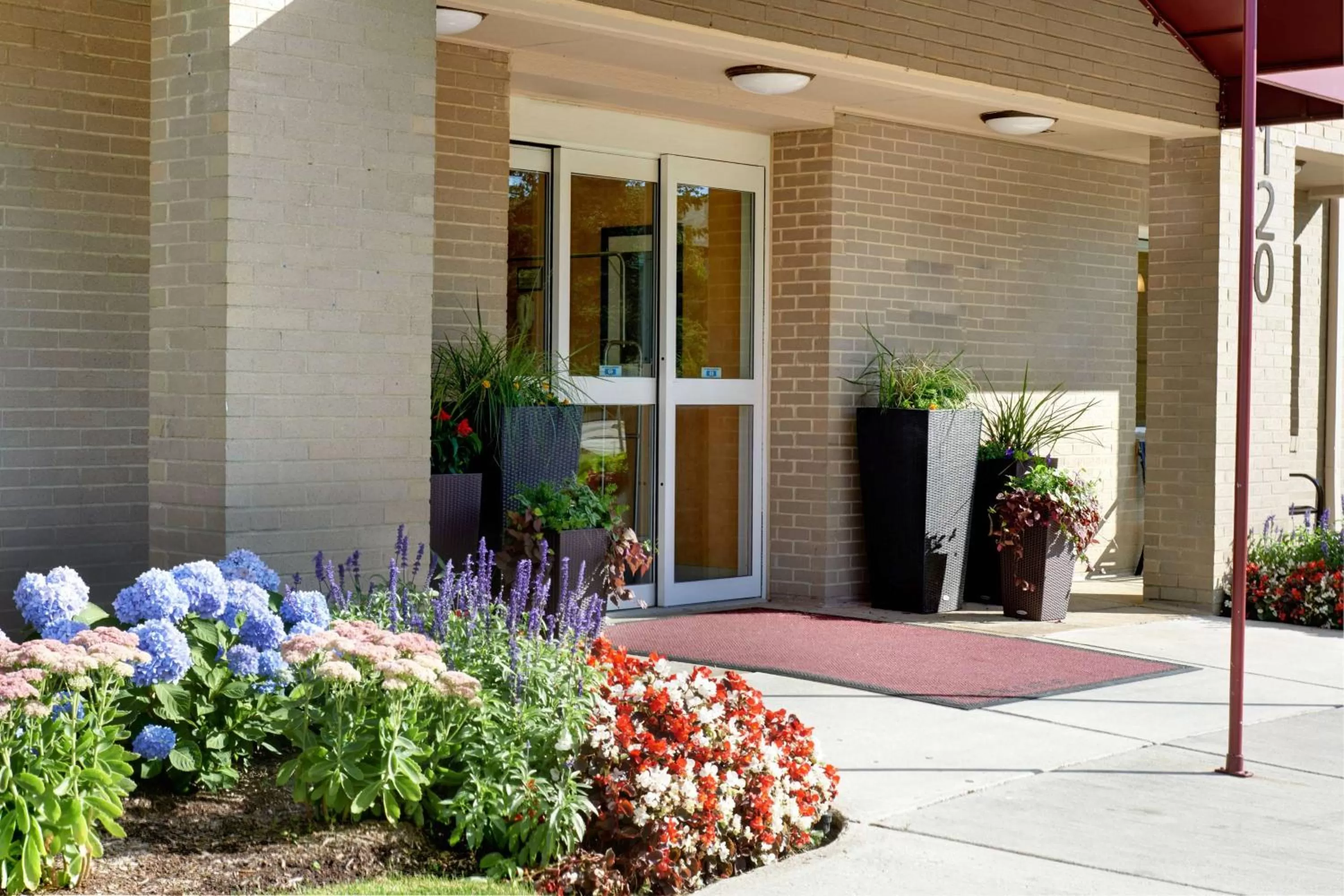 Property building in Sonesta ES Suites Detroit Warren