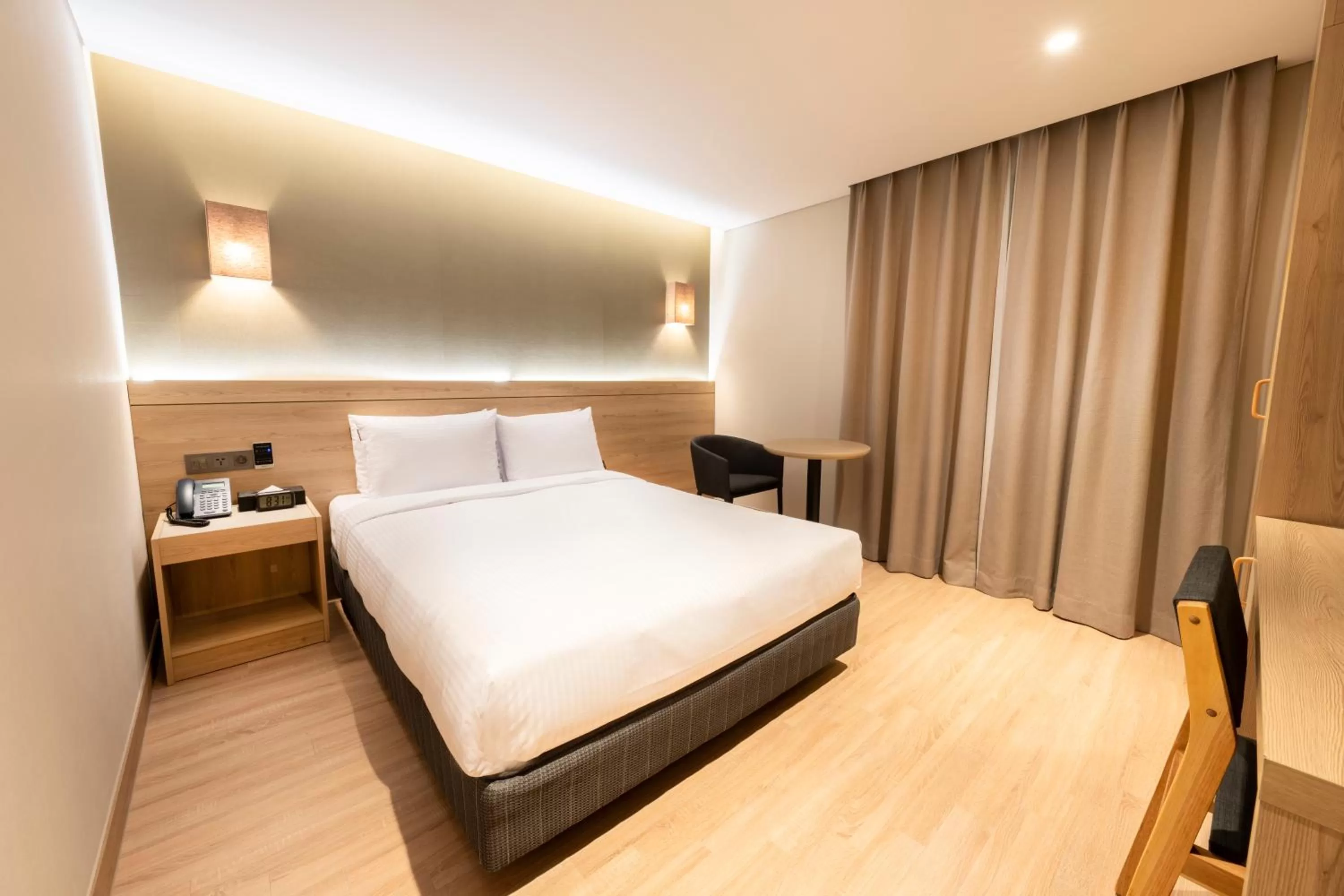 Photo of the whole room, Bed in Hotel Foret The Spa