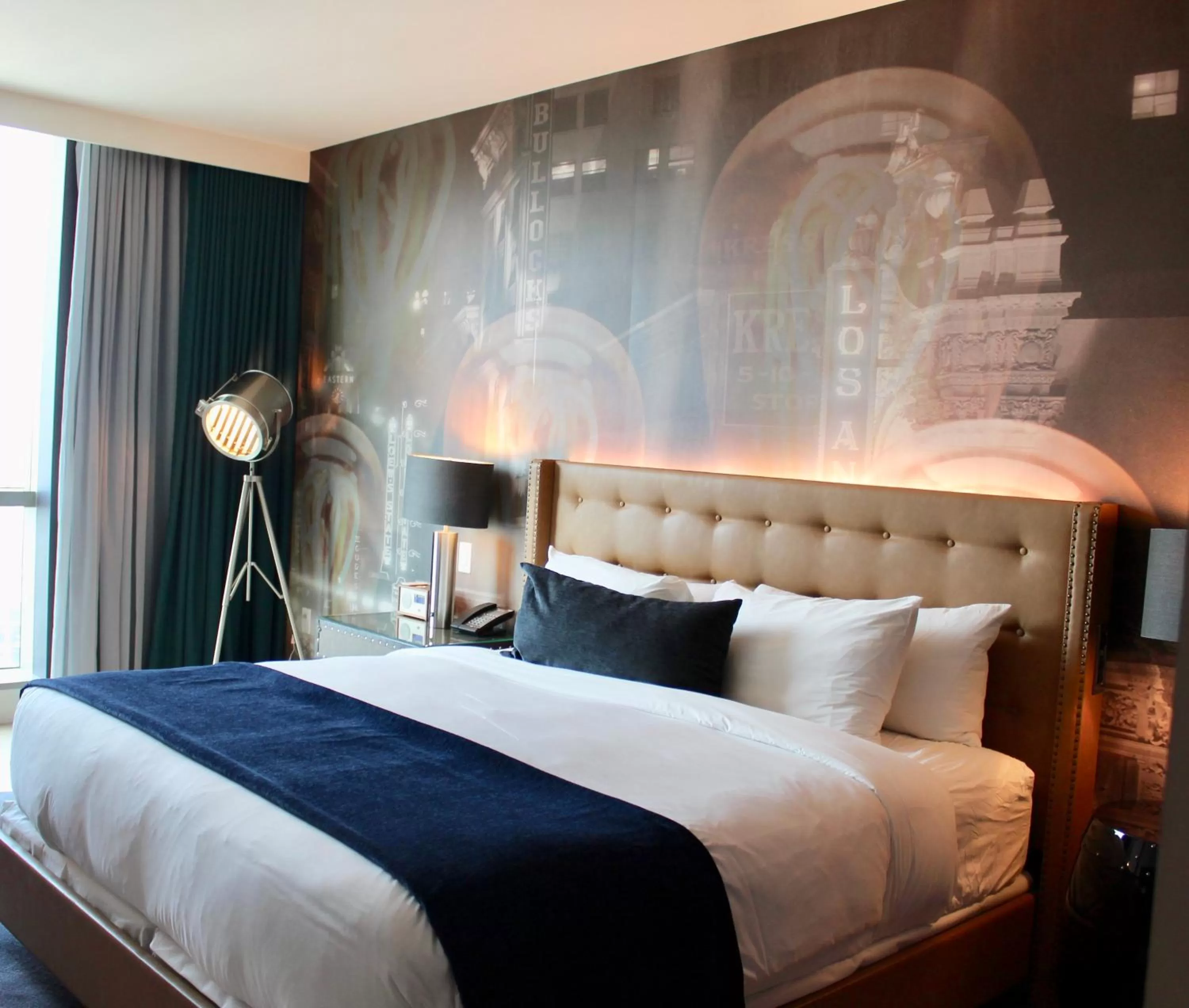 Photo of the whole room, Bed in Hotel Indigo Los Angeles Downtown by IHG